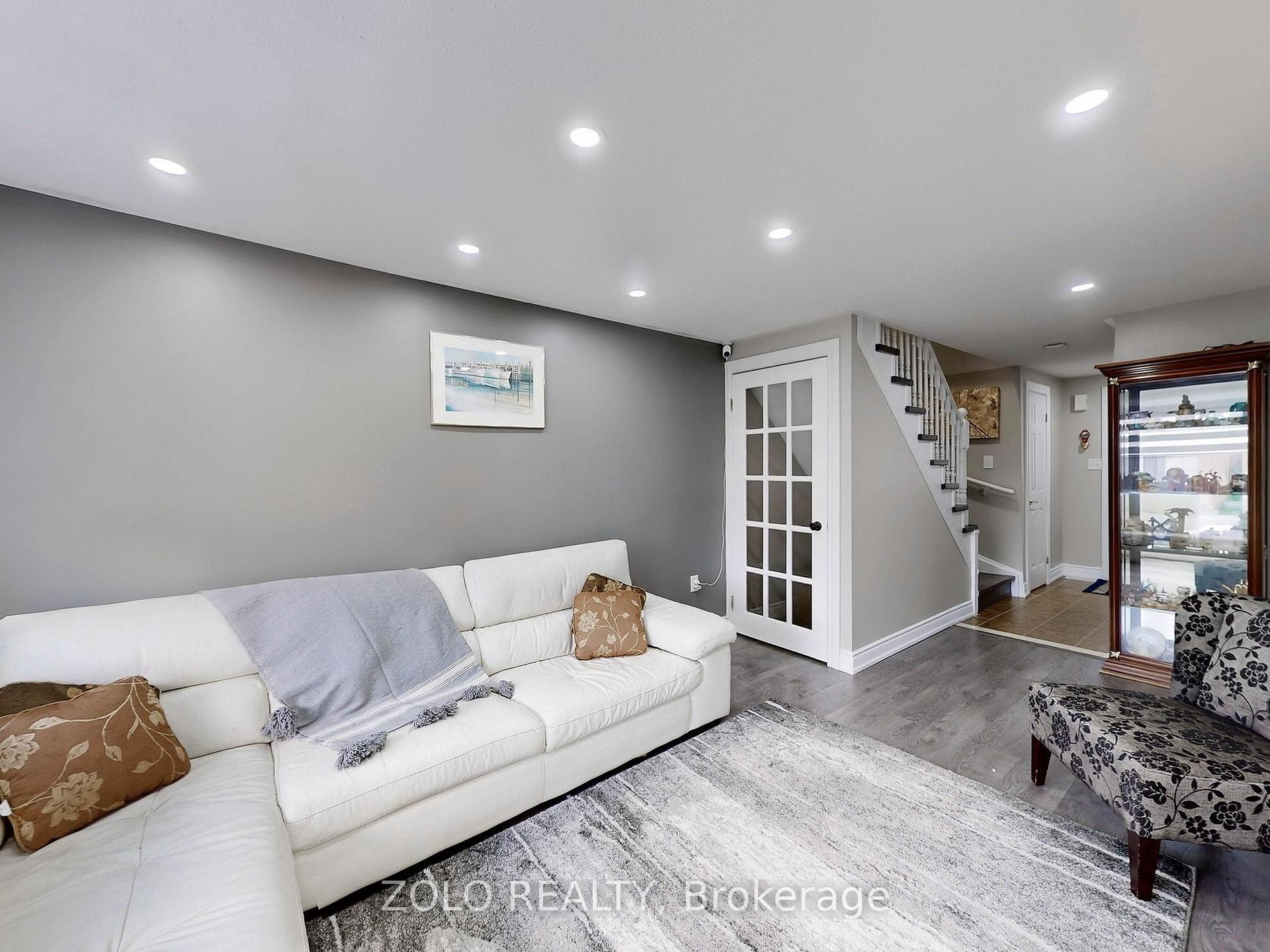 Photo 10 of 69 Lion's Gate Boulevard, Barrie, Little Lake — HOMEH
