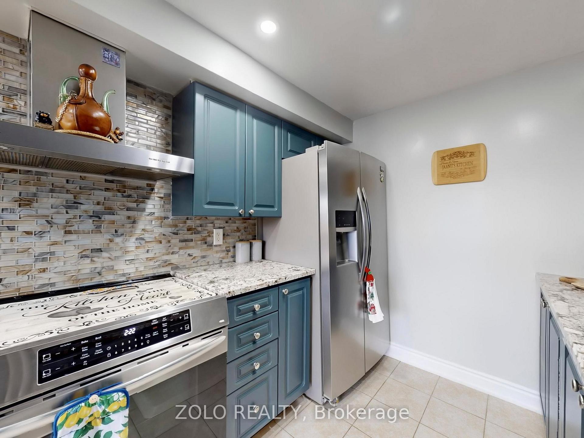 Photo 5 of 69 Lion's Gate Boulevard, Barrie, Little Lake — HOMEH