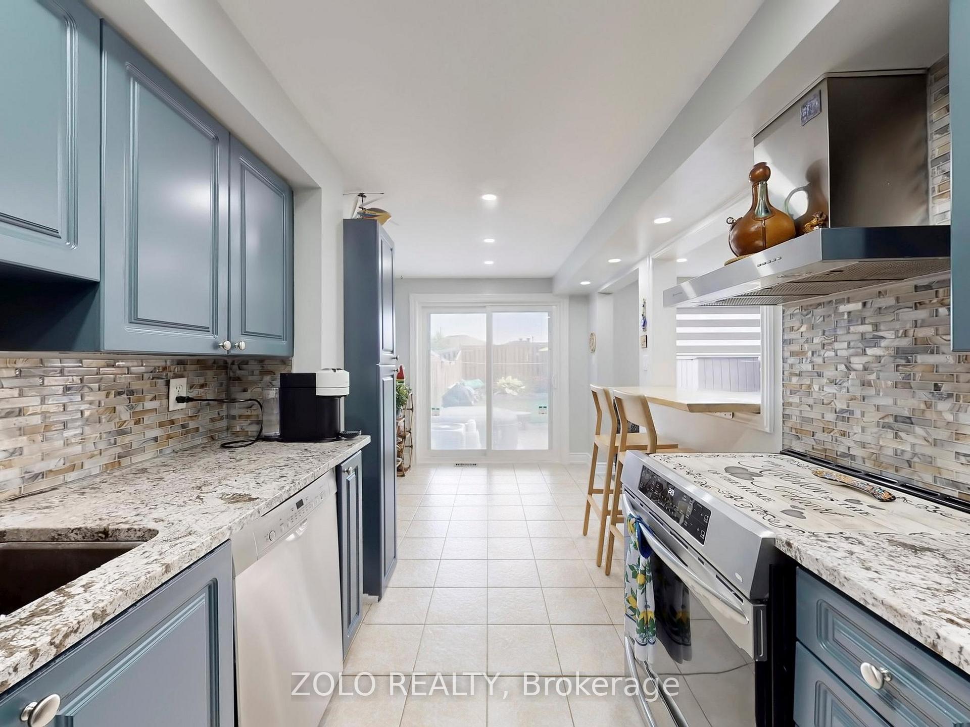 Photo 9 of 69 Lion's Gate Boulevard, Barrie, Little Lake — HOMEH