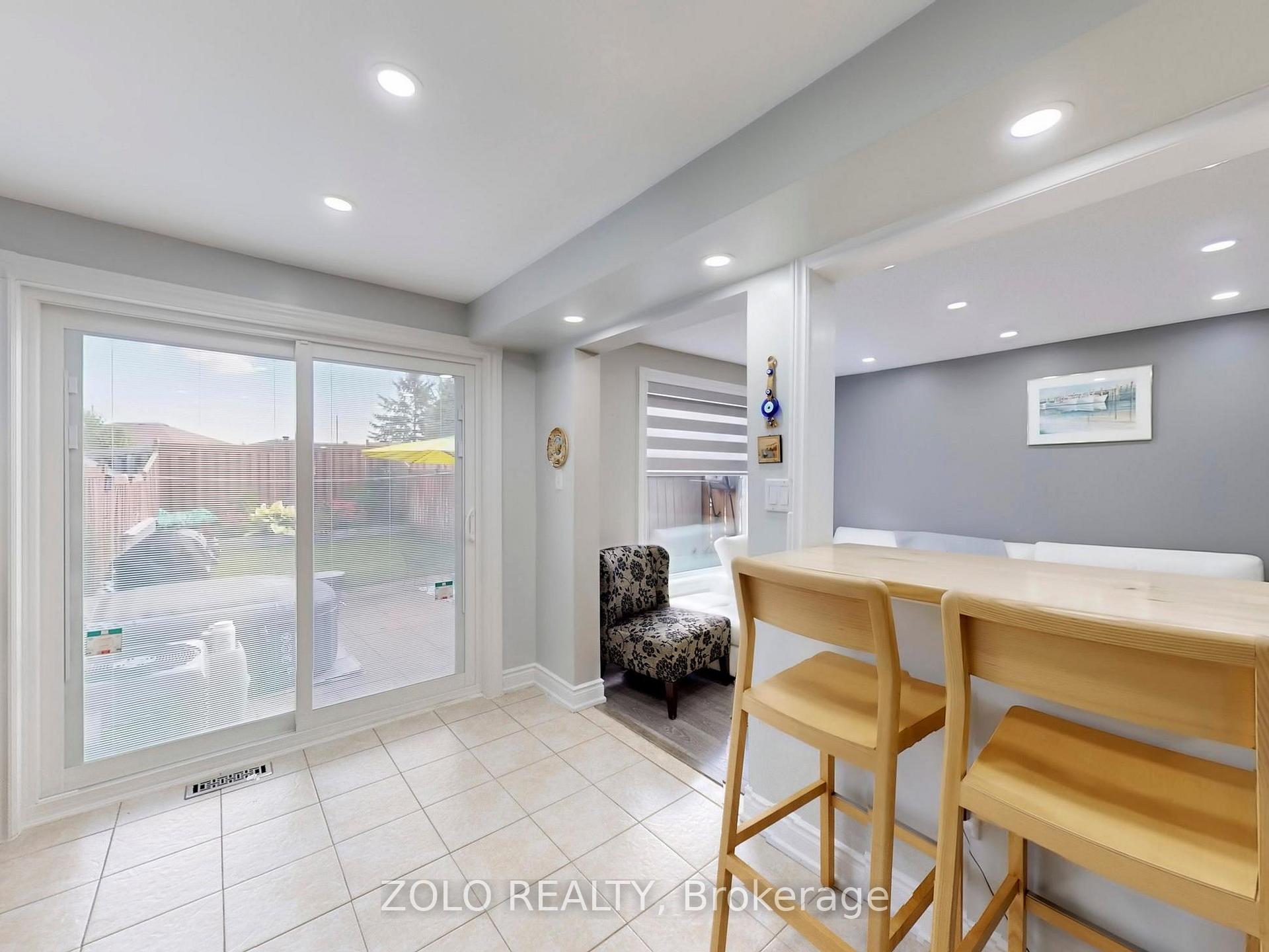 Photo 15 of 69 Lion's Gate Boulevard, Barrie, Little Lake — HOMEH