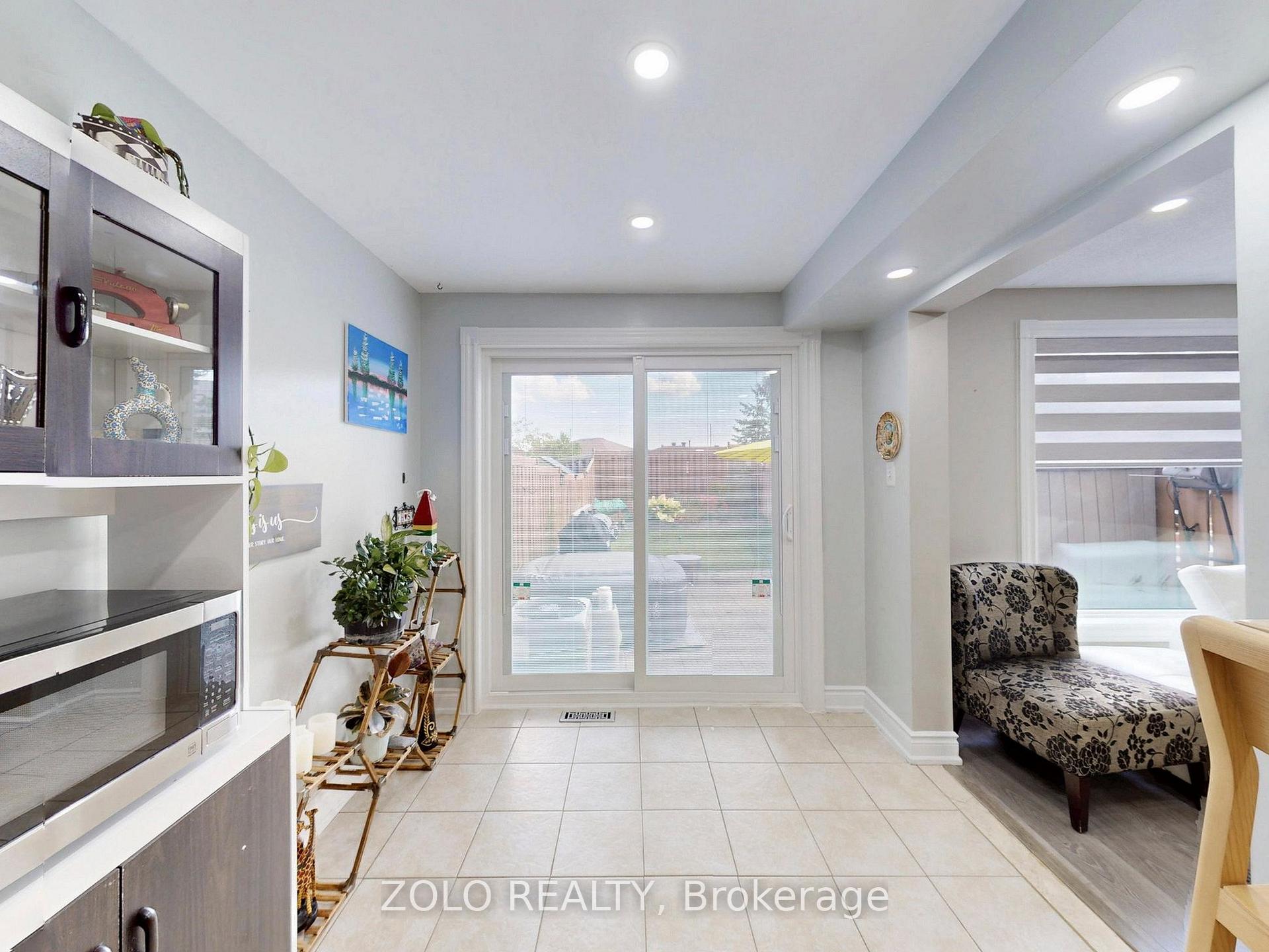 Photo 16 of 69 Lion's Gate Boulevard, Barrie, Little Lake — HOMEH