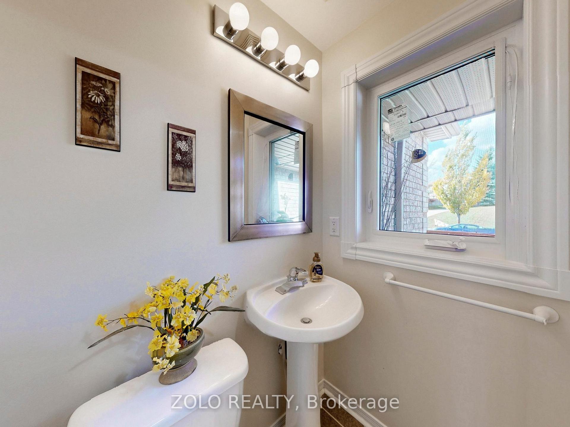 Photo 13 of 69 Lion's Gate Boulevard, Barrie, Little Lake — HOMEH