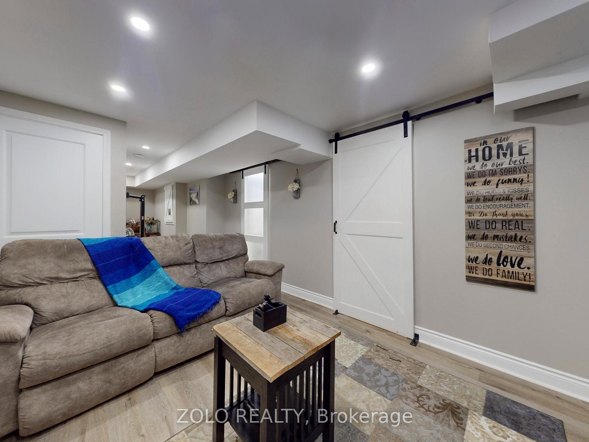 Photo 33 of 69 Lion's Gate Boulevard, Barrie, Little Lake — HOMEH