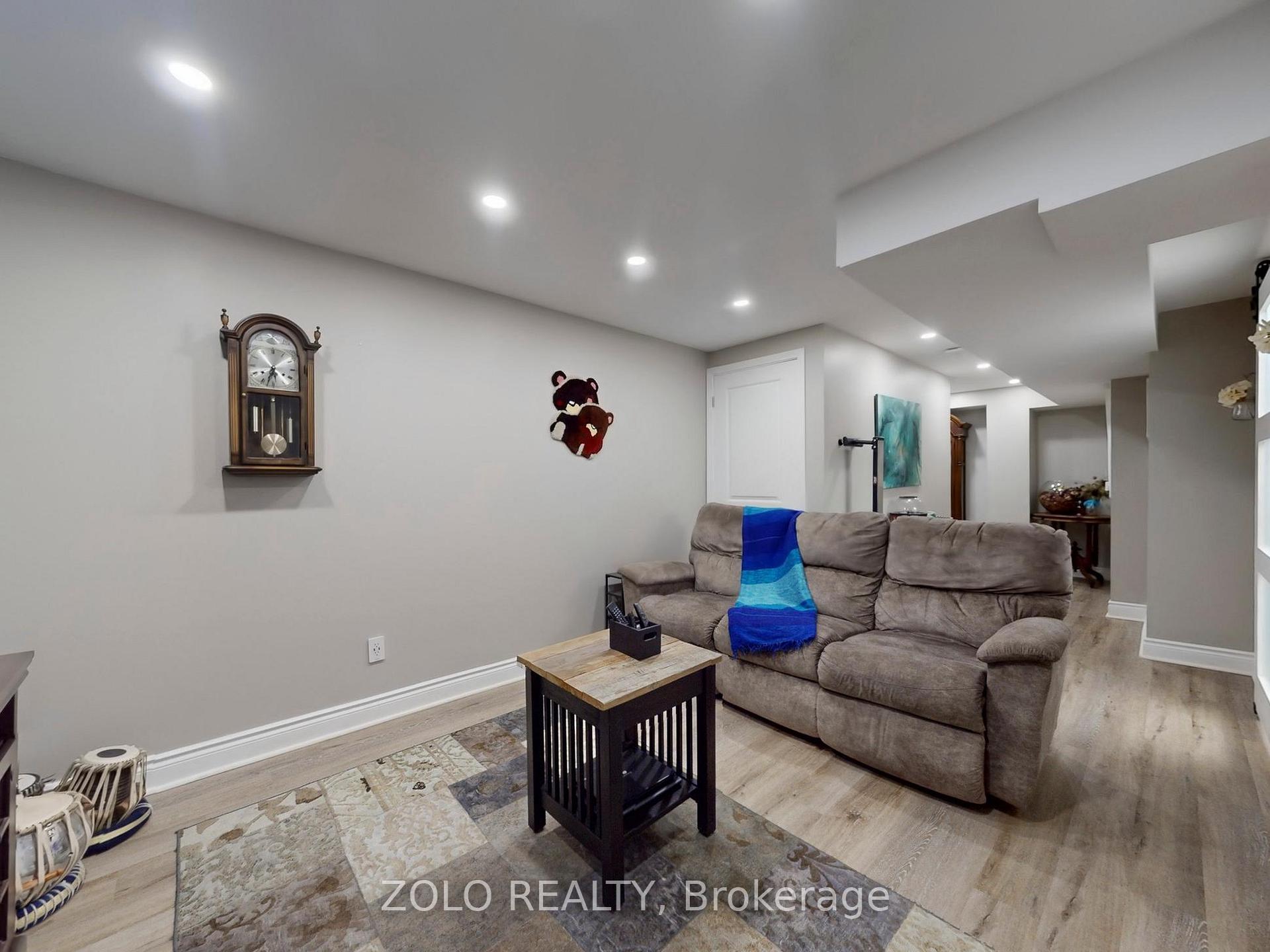 Photo 32 of 69 Lion's Gate Boulevard, Barrie, Little Lake — HOMEH