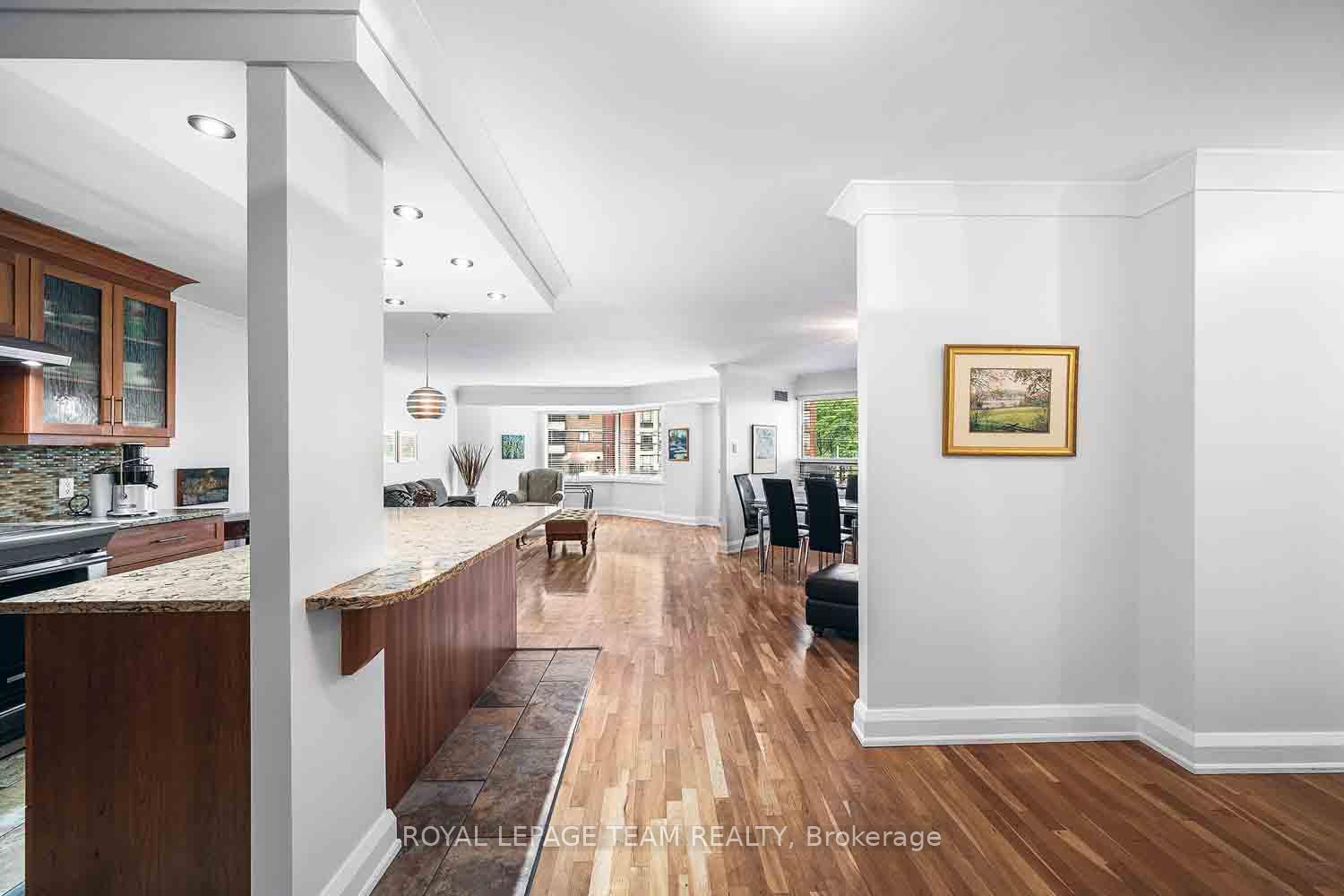 Photo 8 of Unit 207, 151 Bay Street, Ottawa, Ottawa Centre — HOMEH