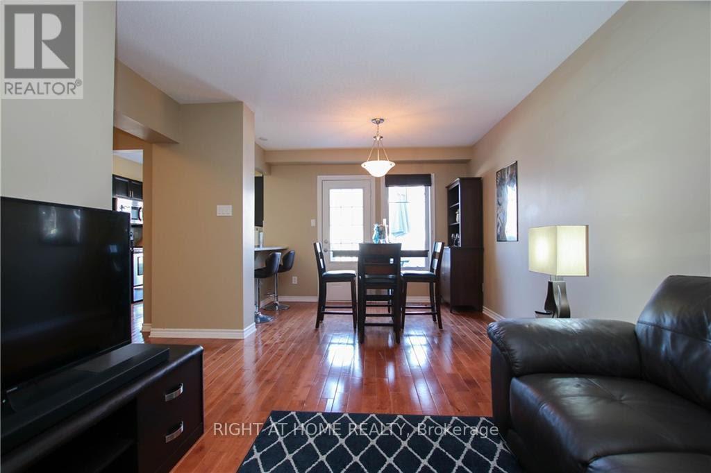Photo 3 of 2116 Madrid Avenue, Ottawa, Barrhaven - Heritage Park — HOMEH