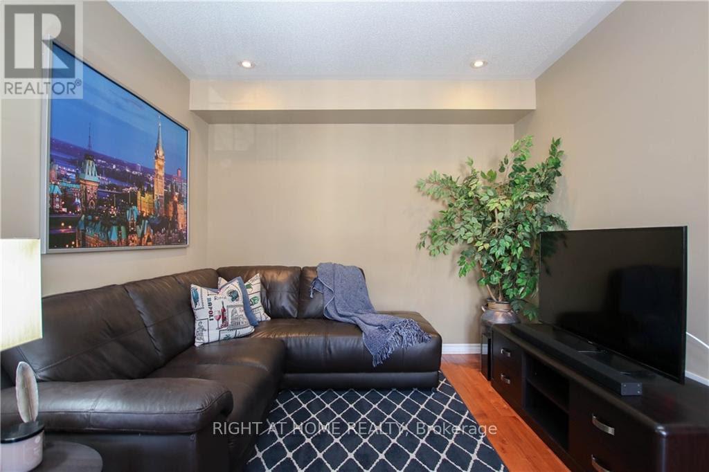 Photo 4 of 2116 Madrid Avenue, Ottawa, Barrhaven - Heritage Park — HOMEH