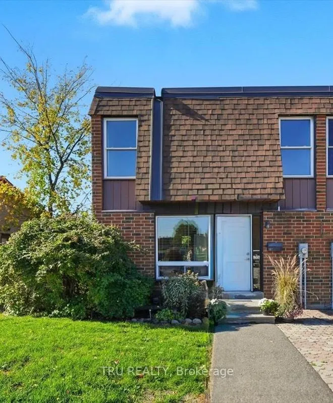 Photo 2 of Unit 302, 2290 Cotters Crescent, Ottawa, Windsor Park Village — HOMEH