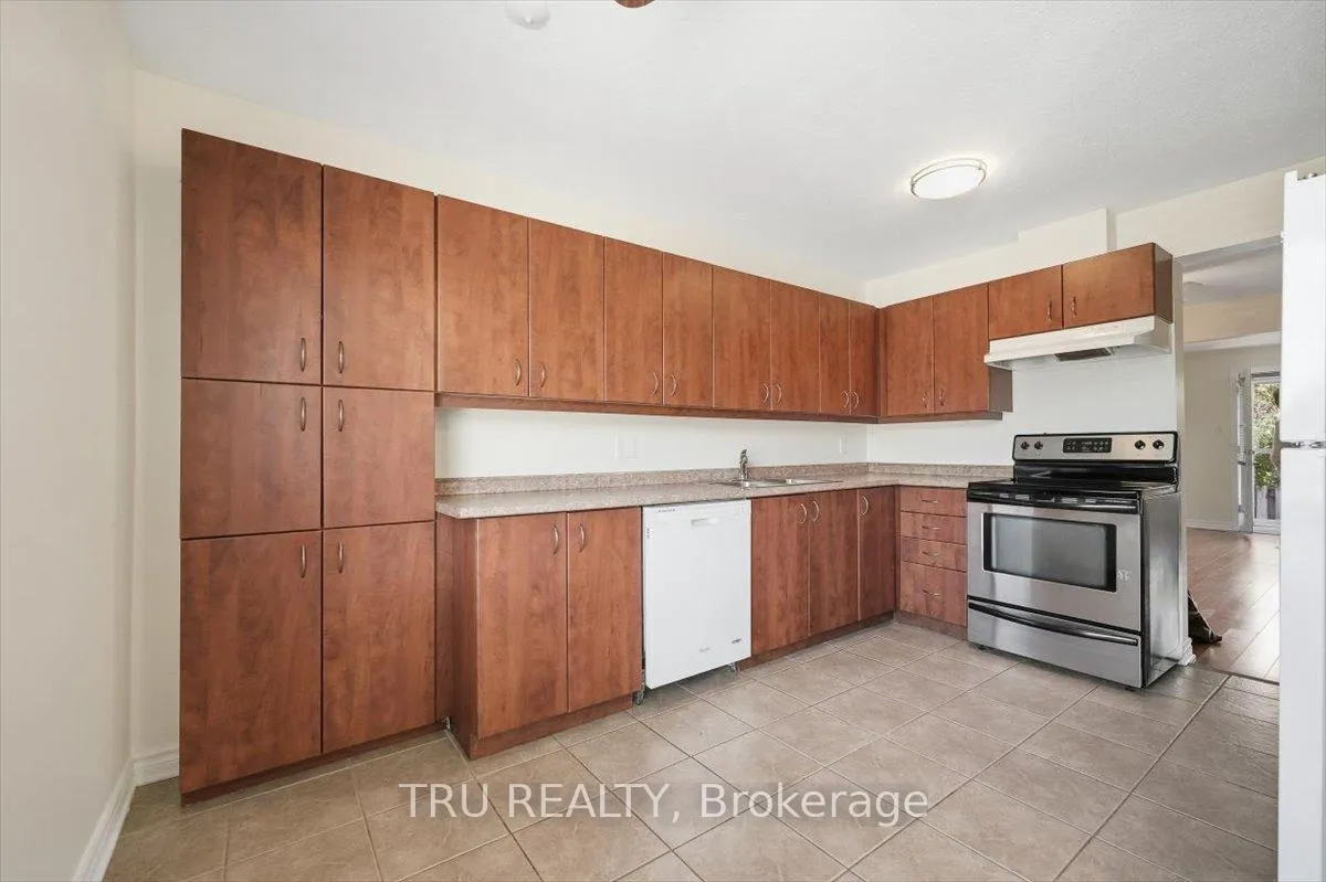 Photo 5 of Unit 302, 2290 Cotters Crescent, Ottawa, Windsor Park Village — HOMEH