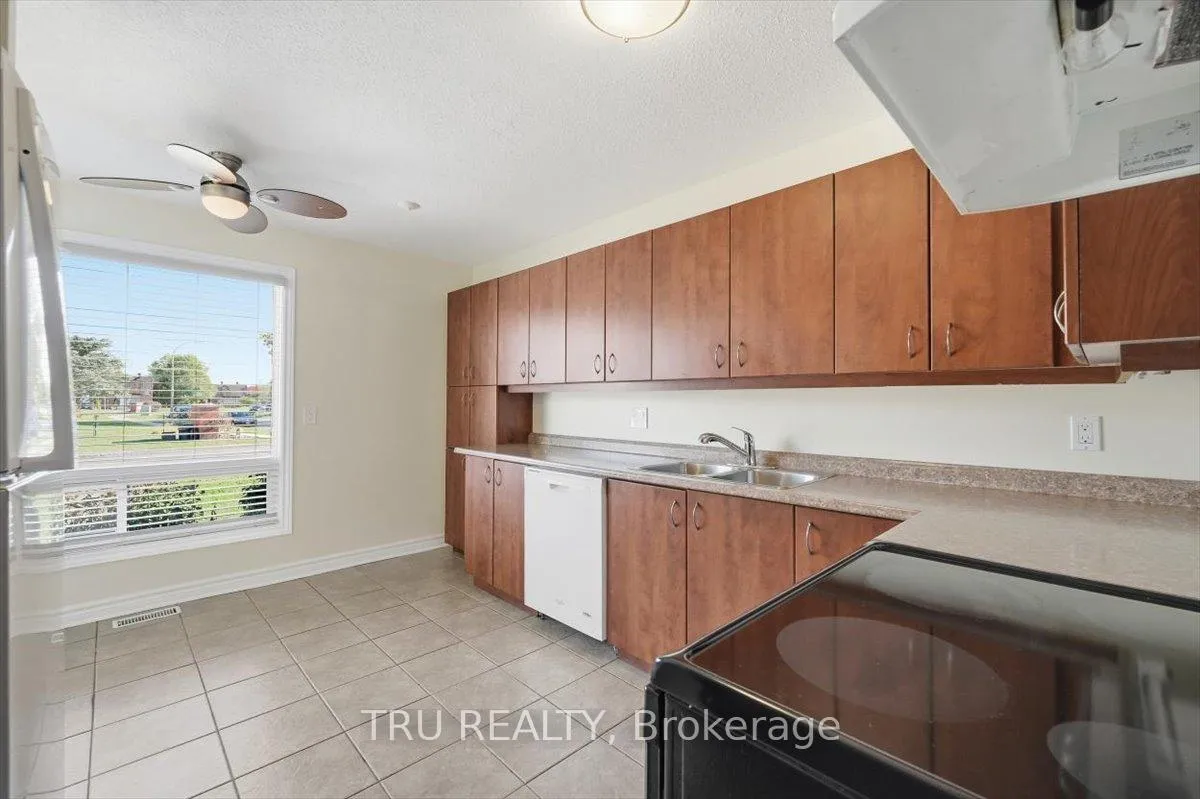 Photo 7 of Unit 302, 2290 Cotters Crescent, Ottawa, Windsor Park Village — HOMEH