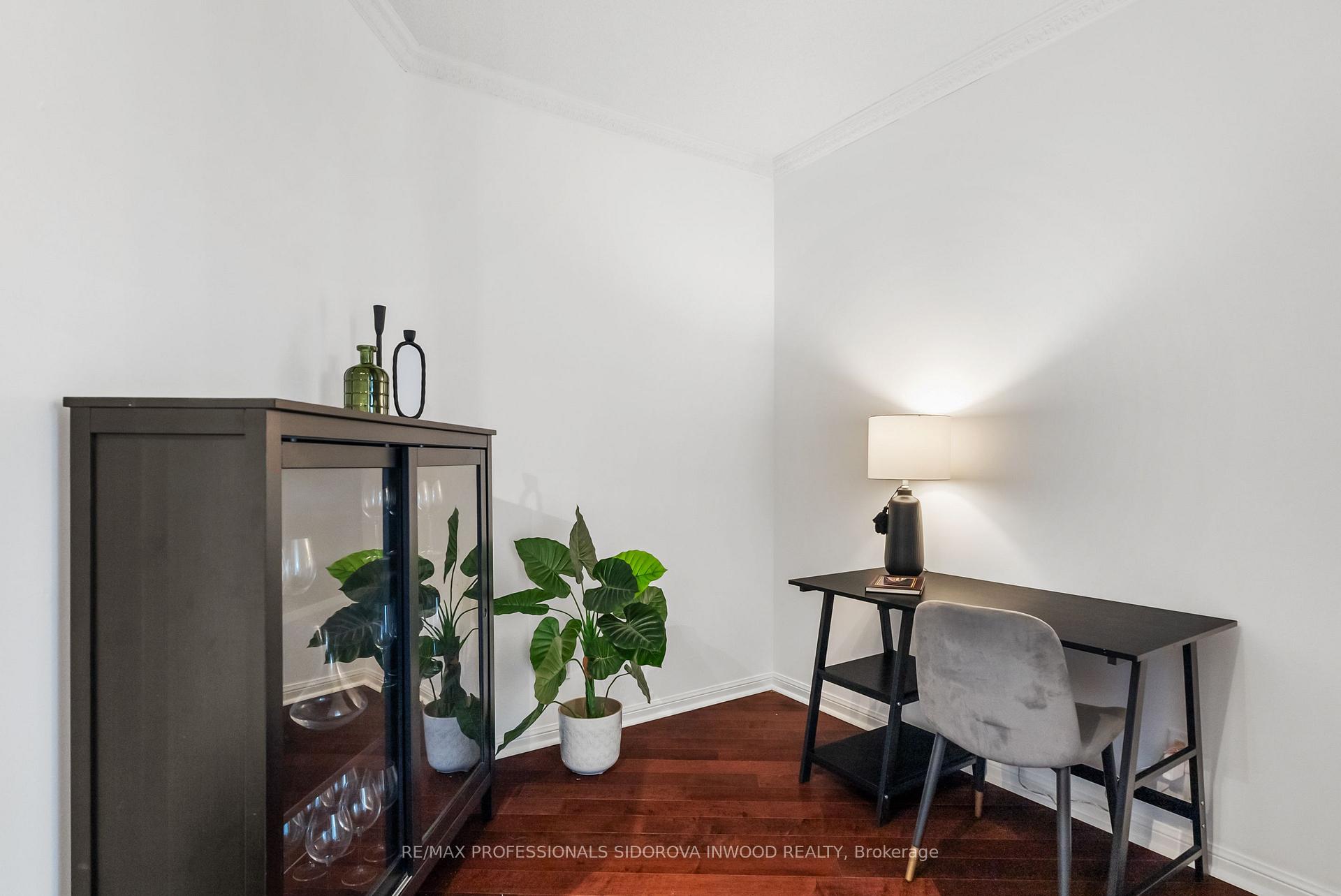 Photo 4 of Unit 2005, 15 Windermere Avenue, Toronto, High Park-Swansea — HOMEH