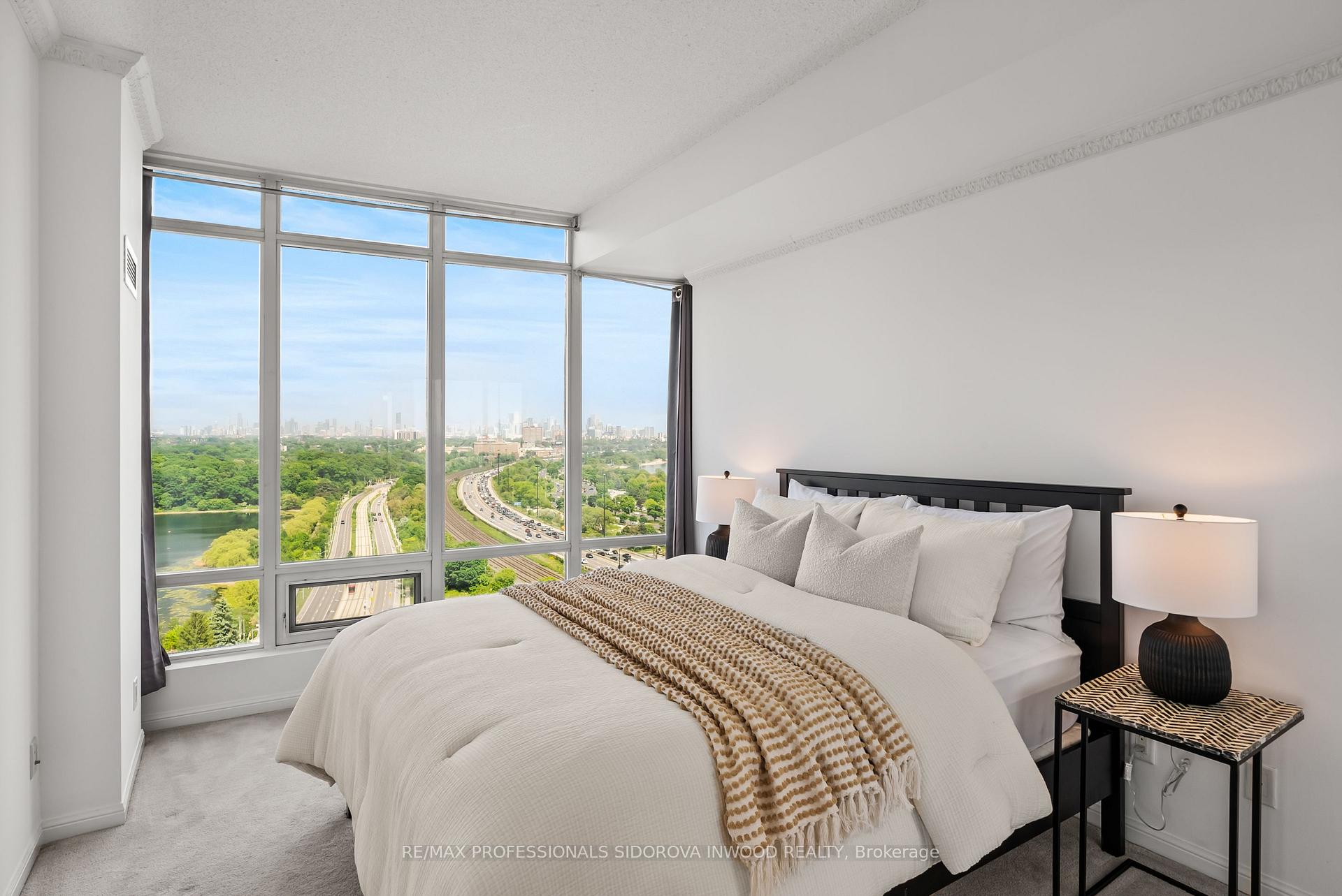 Photo 12 of Unit 2005, 15 Windermere Avenue, Toronto, High Park-Swansea — HOMEH