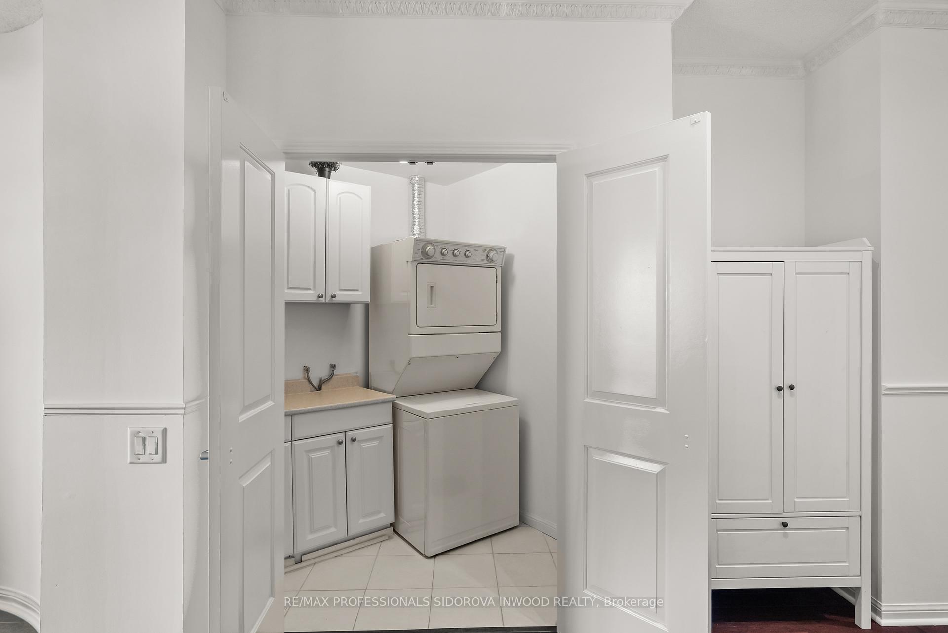 Photo 14 of Unit 2005, 15 Windermere Avenue, Toronto, High Park-Swansea — HOMEH