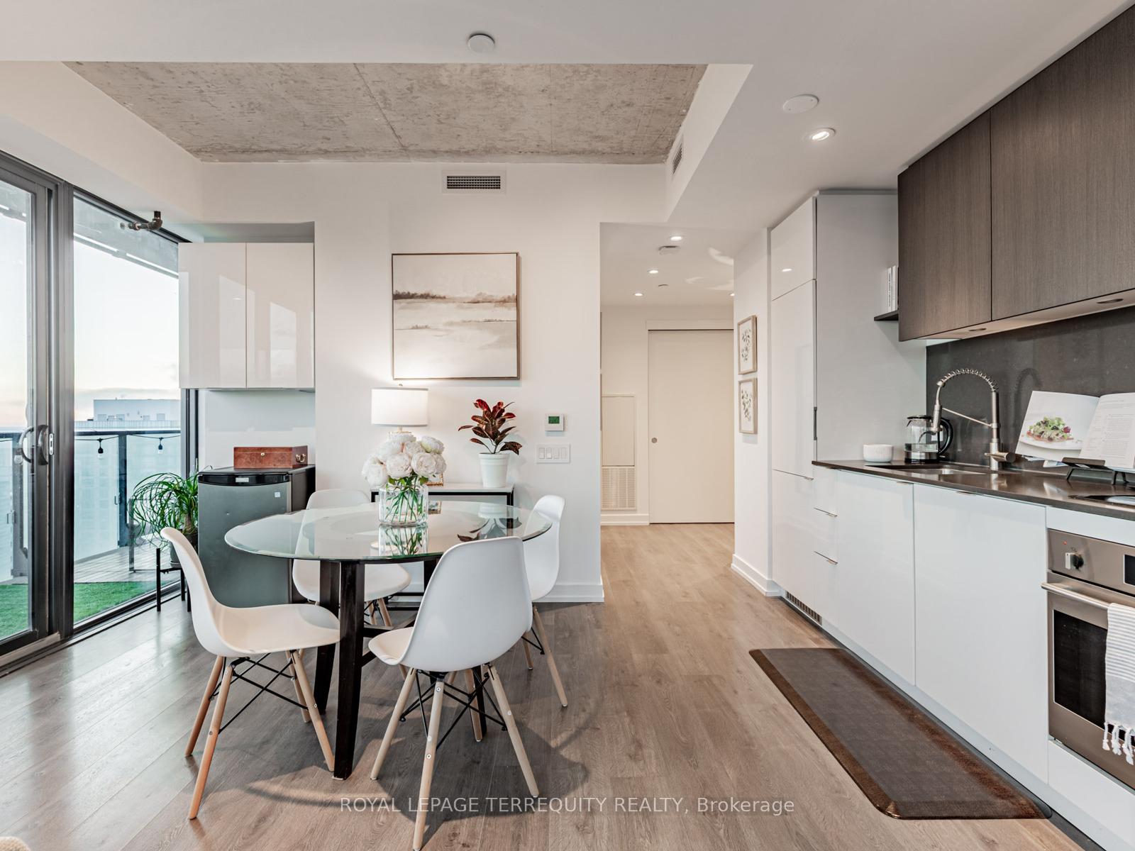 Photo 7 of Unit 4209, 161 Roehampton Avenue, Toronto, Mount Pleasant West — HOMEH