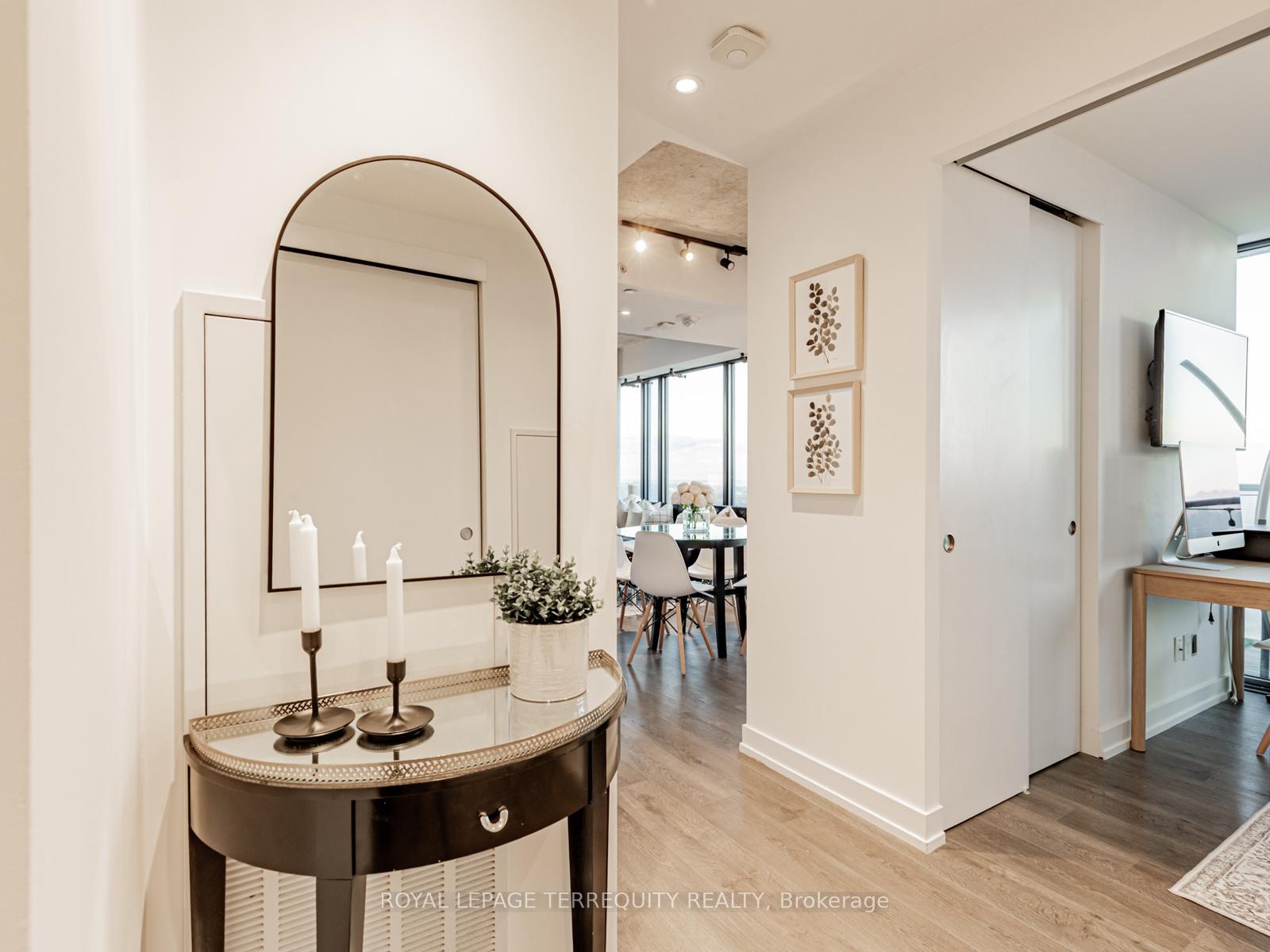 Photo 9 of Unit 4209, 161 Roehampton Avenue, Toronto, Mount Pleasant West — HOMEH
