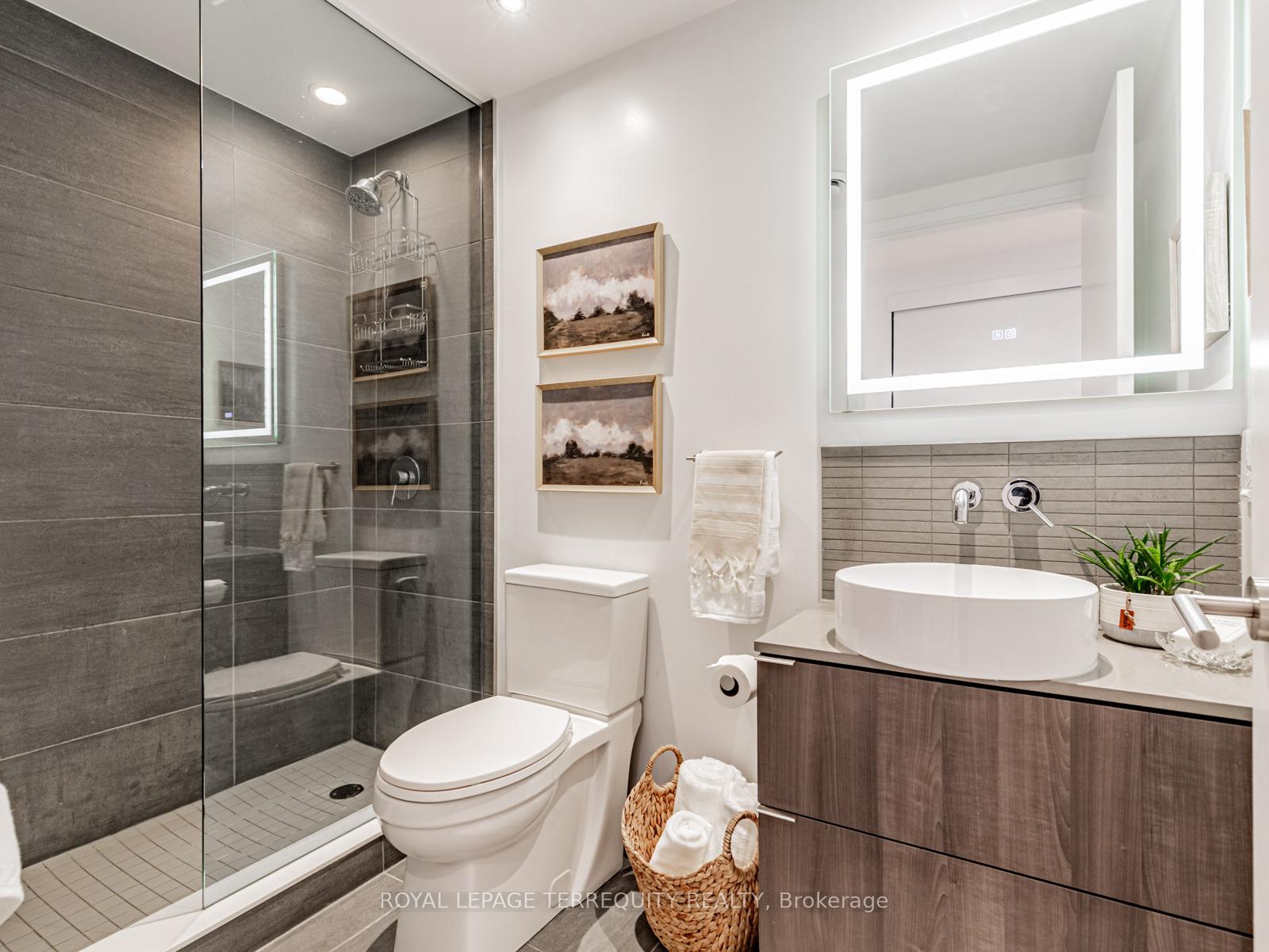 Photo 10 of Unit 4209, 161 Roehampton Avenue, Toronto, Mount Pleasant West — HOMEH