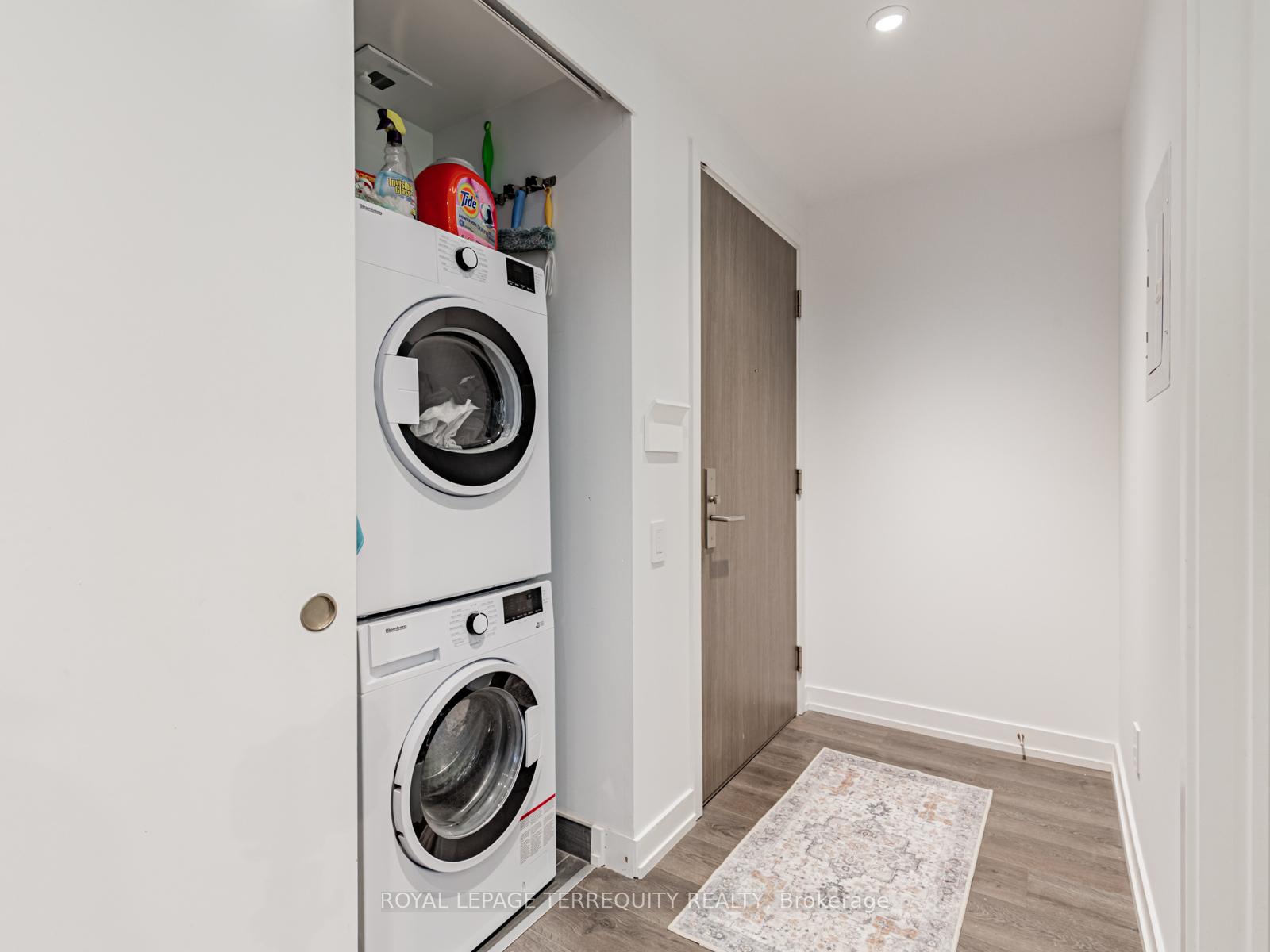 Photo 14 of Unit 4209, 161 Roehampton Avenue, Toronto, Mount Pleasant West — HOMEH
