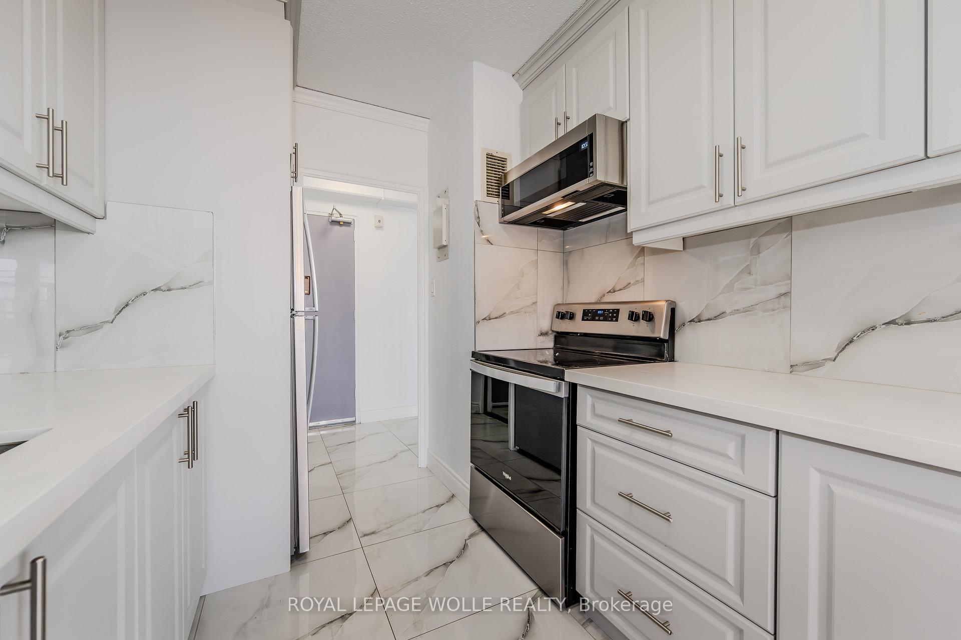 Photo 4 of Unit 708, 45 Westmount Road N, Waterloo, Victoria Hills — HOMEH