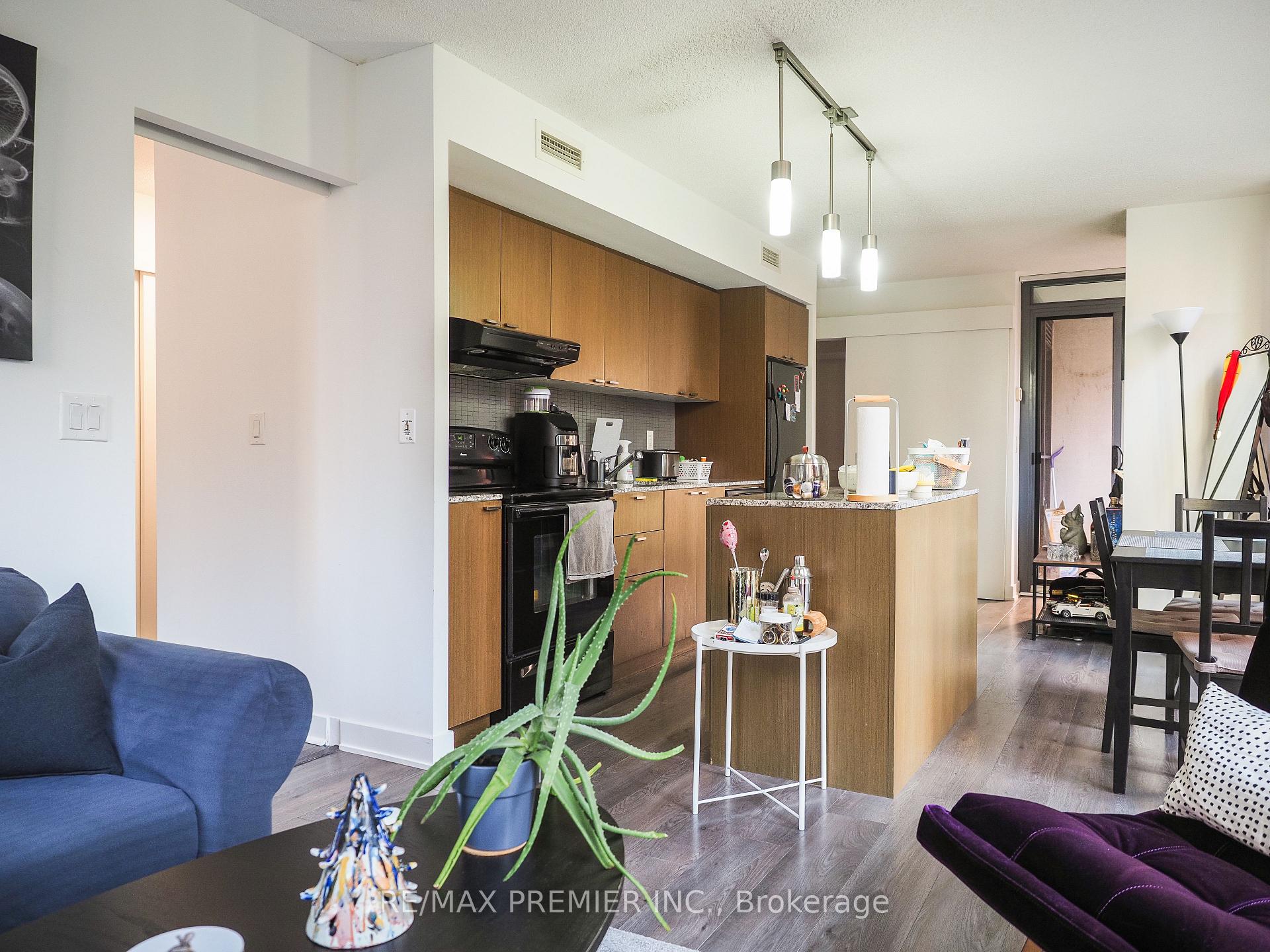 Photo 10 of Unit 508, 110 Charles Street E, Toronto, Church-Yonge Corridor — HOMEH