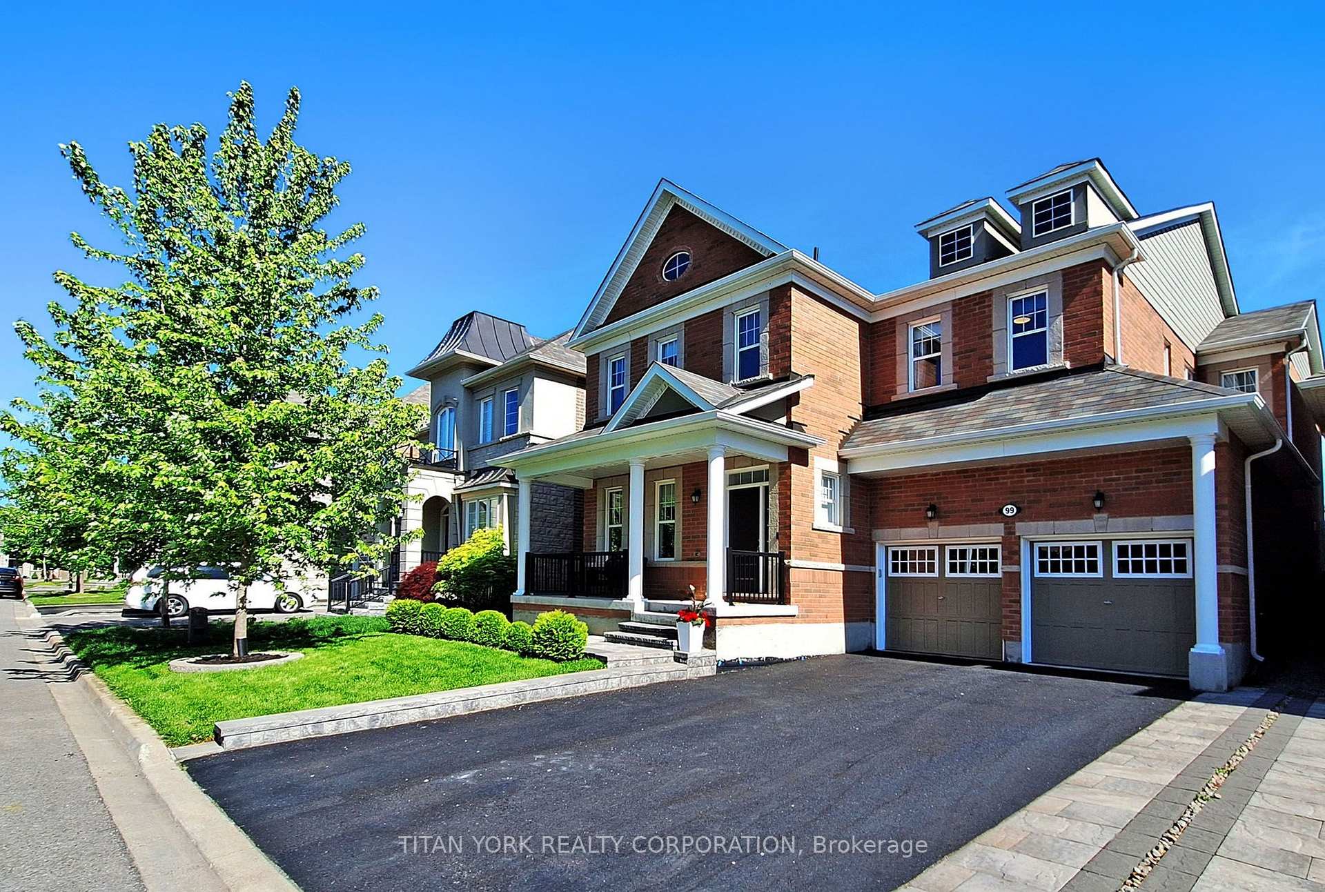 Photo 5 of 99 Baber Crescent, Aurora, Rural Aurora — HOMEH