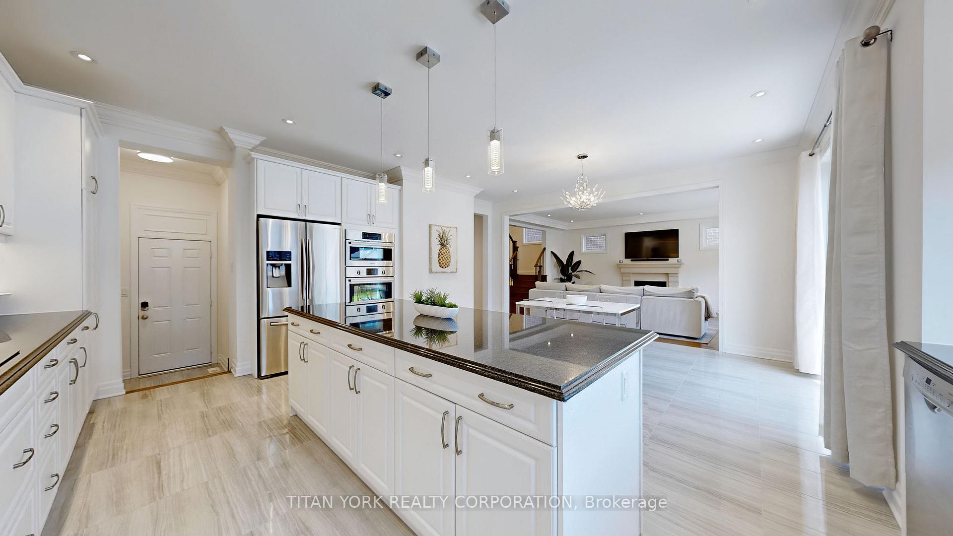 Photo 9 of 99 Baber Crescent, Aurora, Rural Aurora — HOMEH