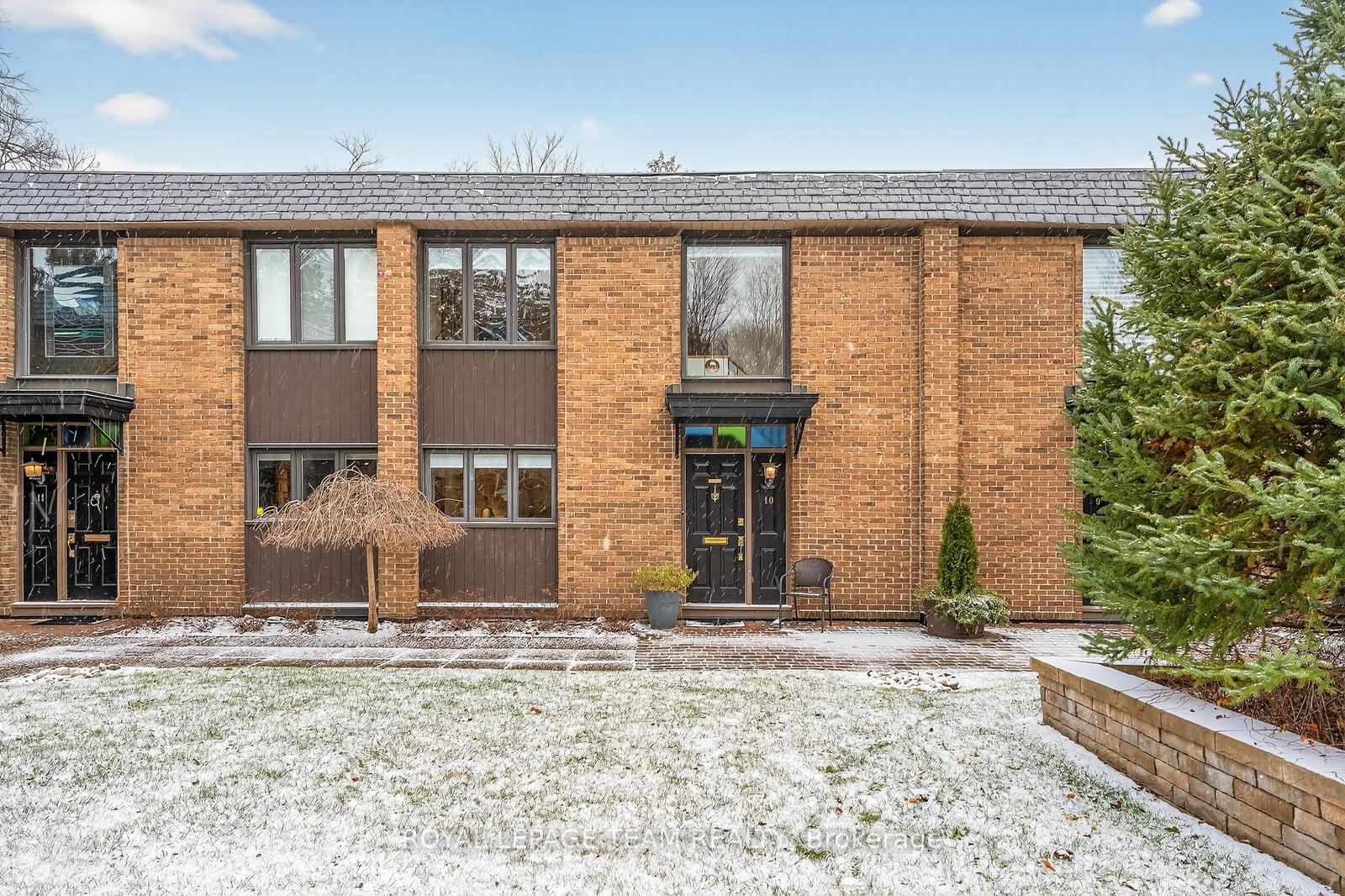 Front of Unit 10, 174 Dufferin Road