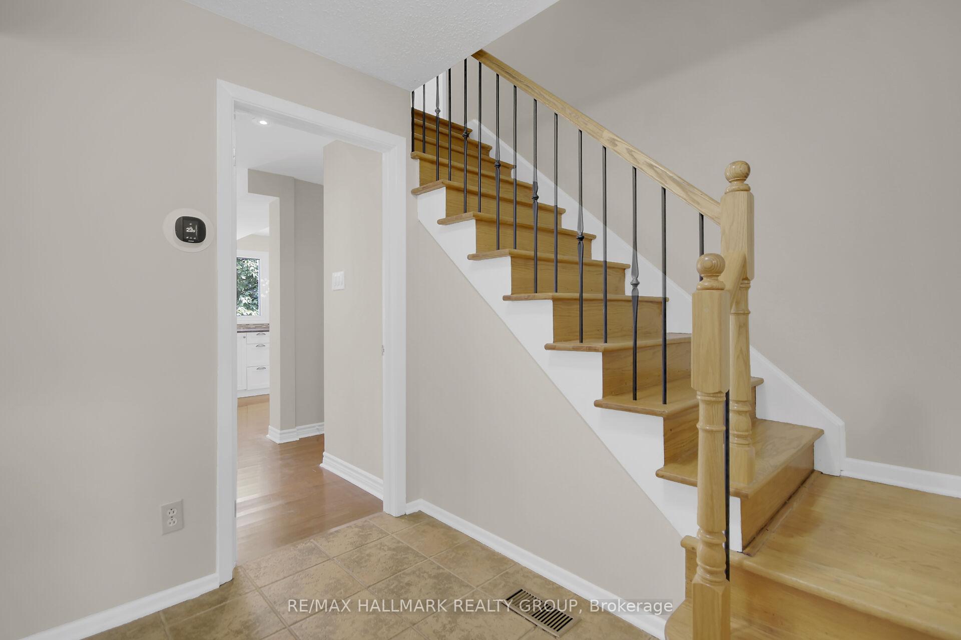 Photo 13 of 51 Charkay Street, Ottawa, Borden Farm/Stewart Farm/Carleton Heights/Parkwood Hills — HOMEH