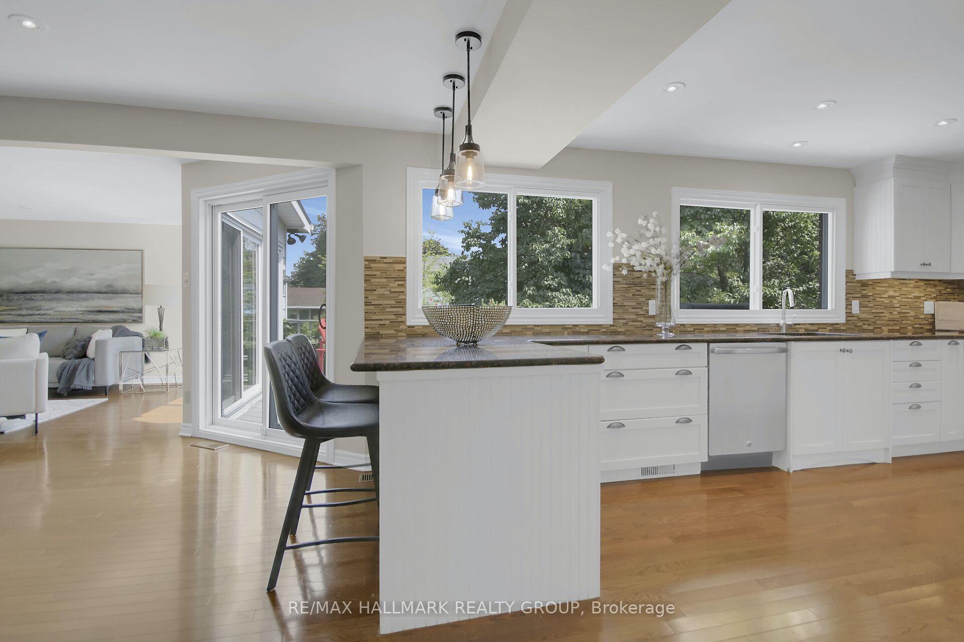 Photo 19 of 51 Charkay Street, Ottawa, Borden Farm/Stewart Farm/Carleton Heights/Parkwood Hills — HOMEH