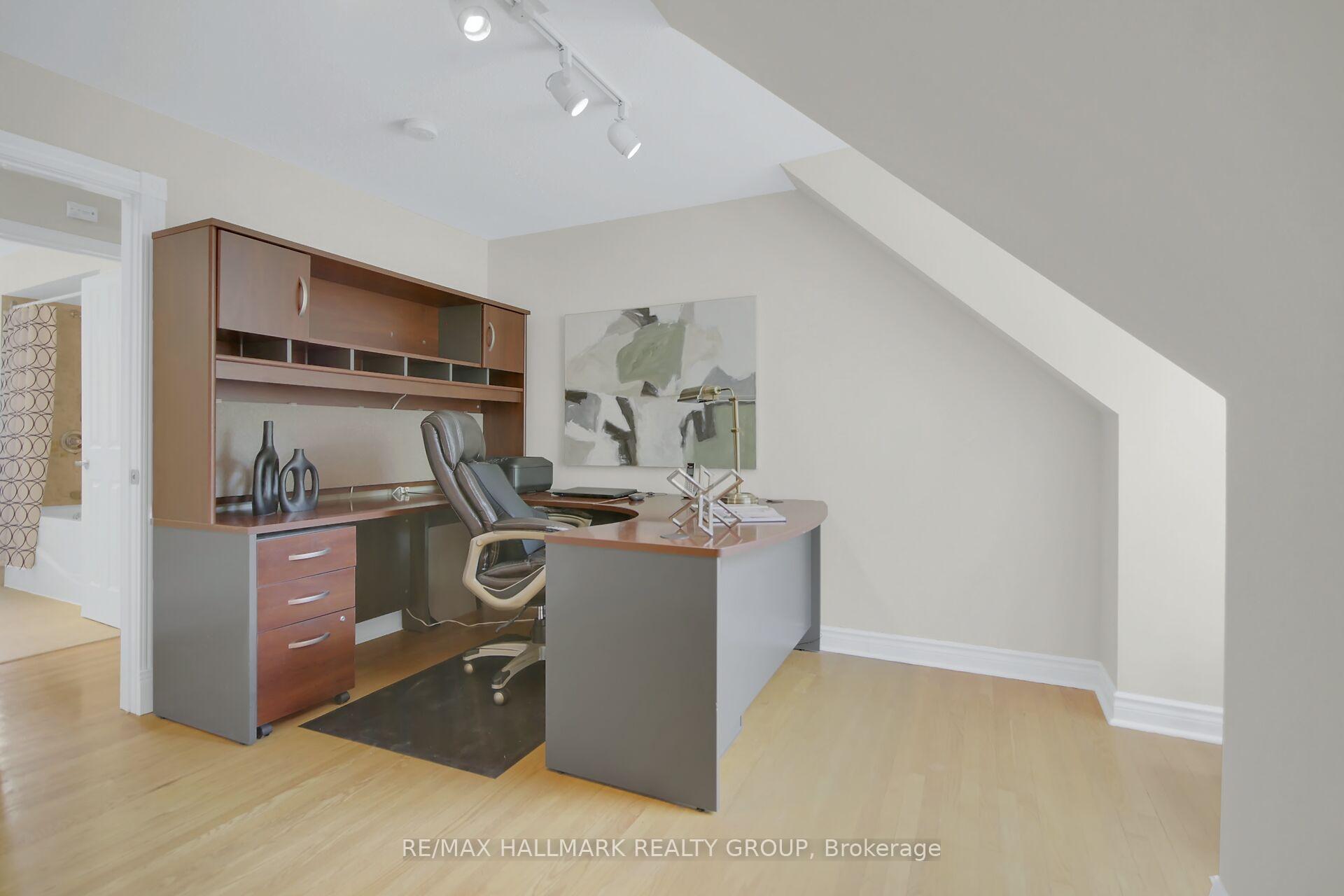 Photo 33 of 51 Charkay Street, Ottawa, Borden Farm/Stewart Farm/Carleton Heights/Parkwood Hills — HOMEH