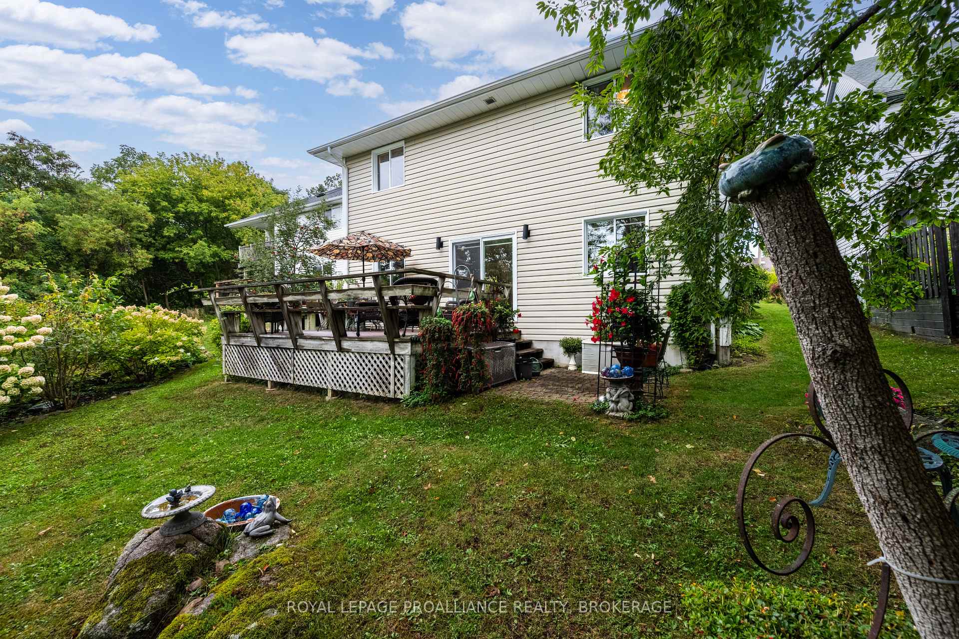 Photo 4 of 605 Arthur Street, Gananoque — HOMEH