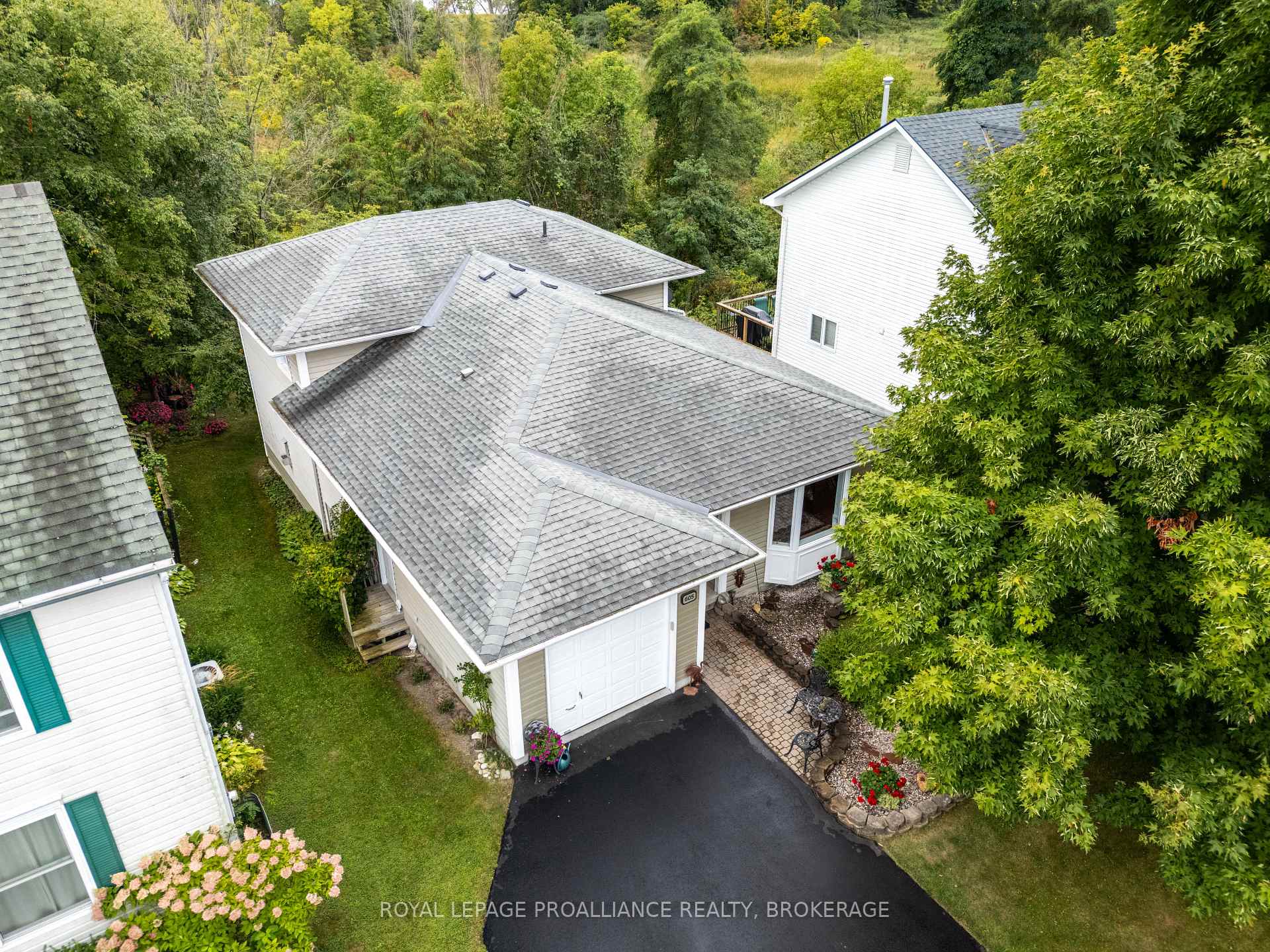 Photo 11 of 605 Arthur Street, Gananoque — HOMEH