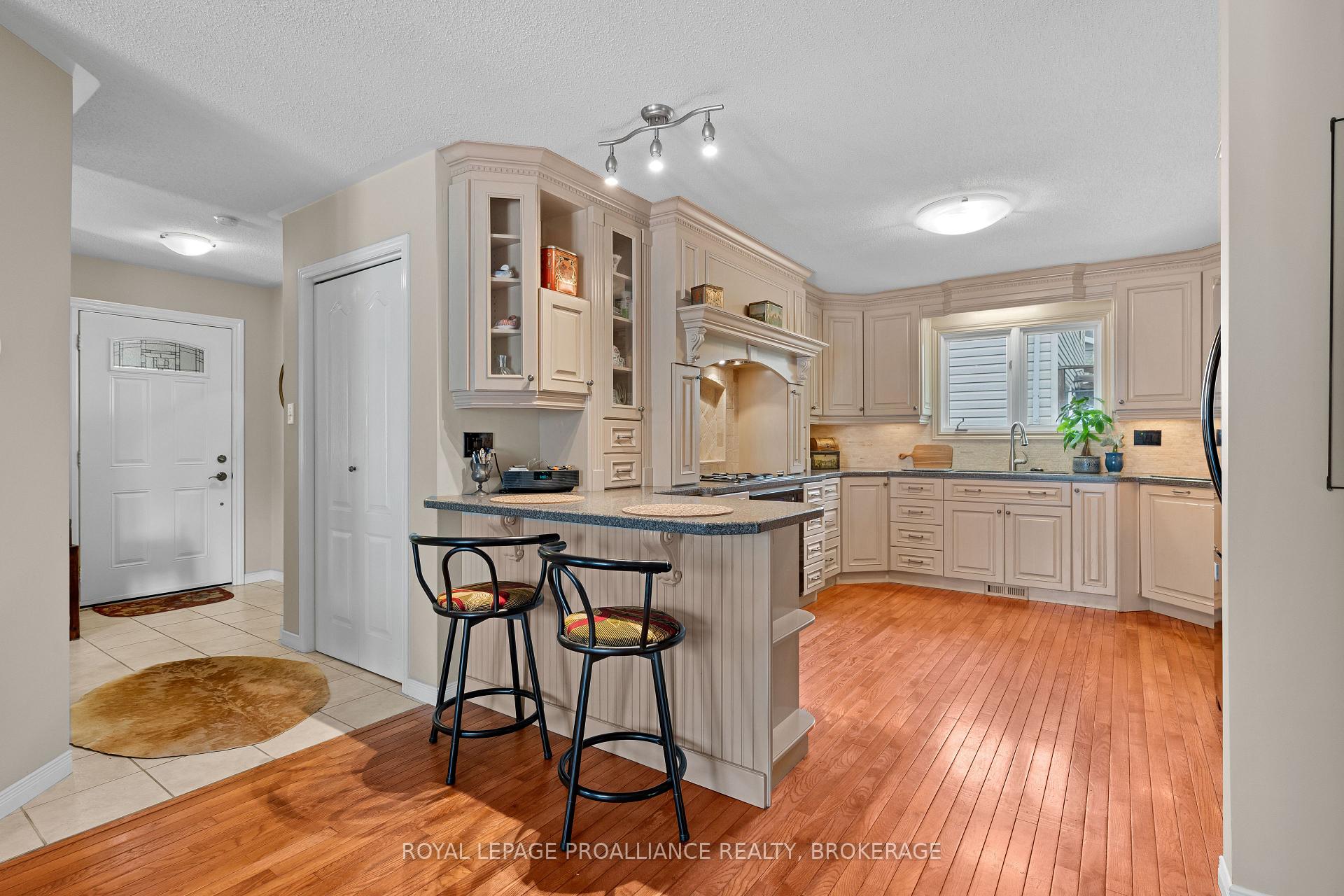 Photo 22 of 605 Arthur Street, Gananoque — HOMEH