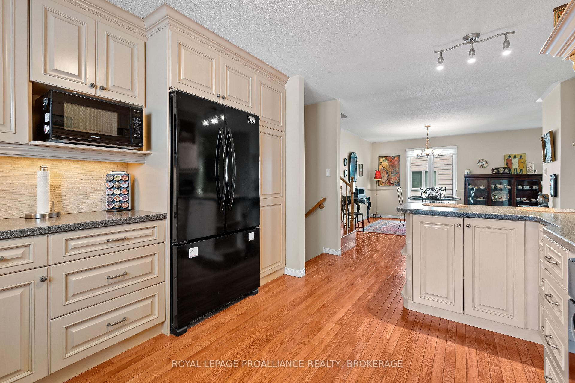 Photo 25 of 605 Arthur Street, Gananoque — HOMEH