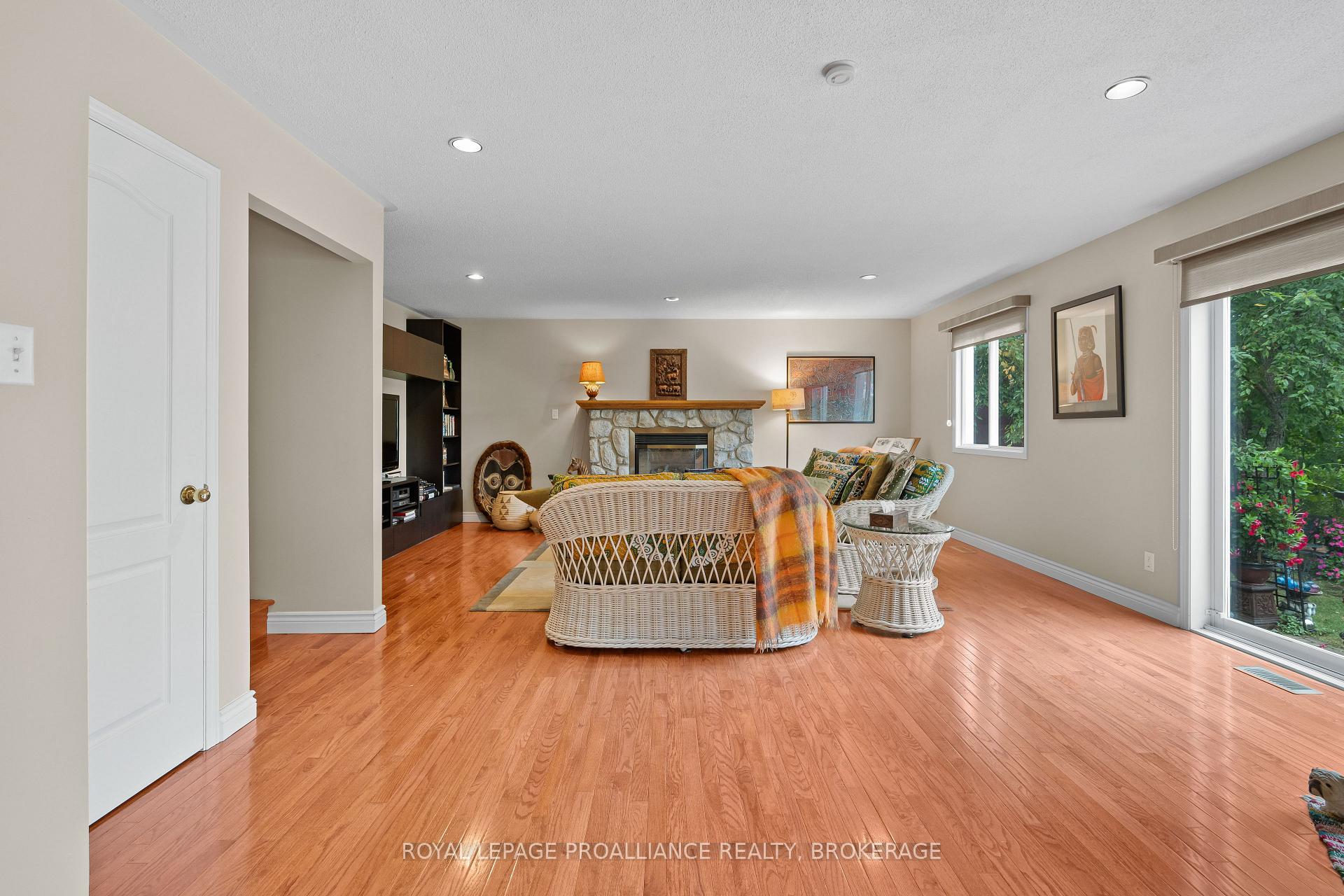 Photo 27 of 605 Arthur Street, Gananoque — HOMEH
