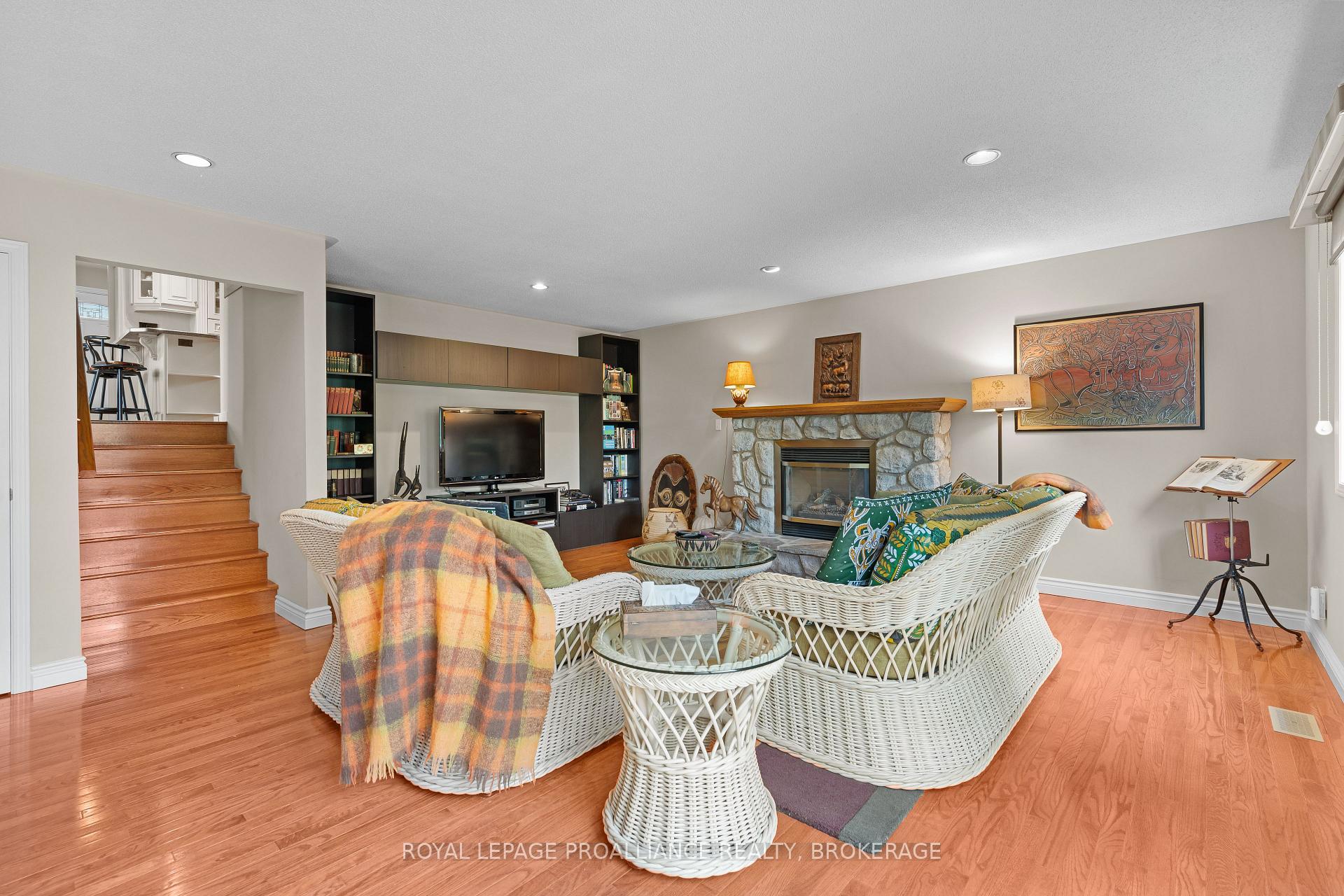Photo 30 of 605 Arthur Street, Gananoque — HOMEH