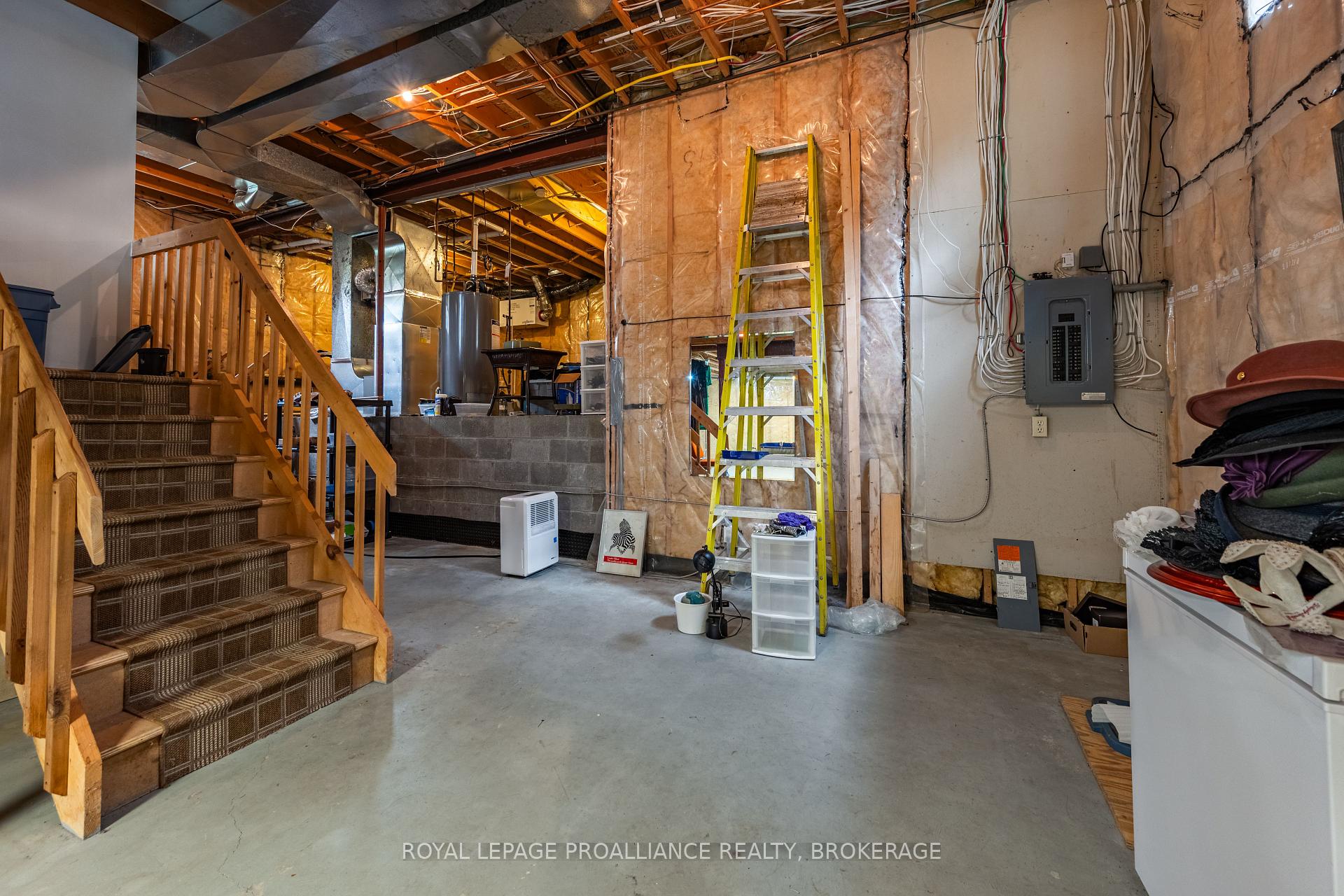 Photo 40 of 605 Arthur Street, Gananoque — HOMEH
