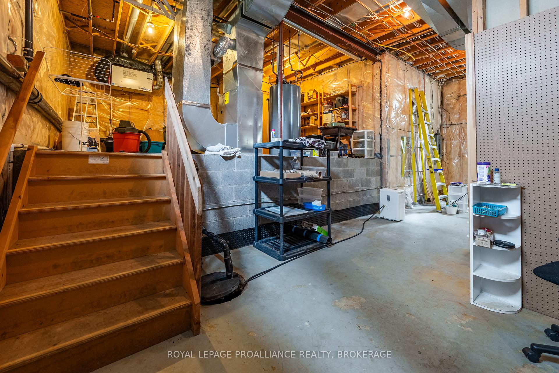 Photo 44 of 605 Arthur Street, Gananoque — HOMEH