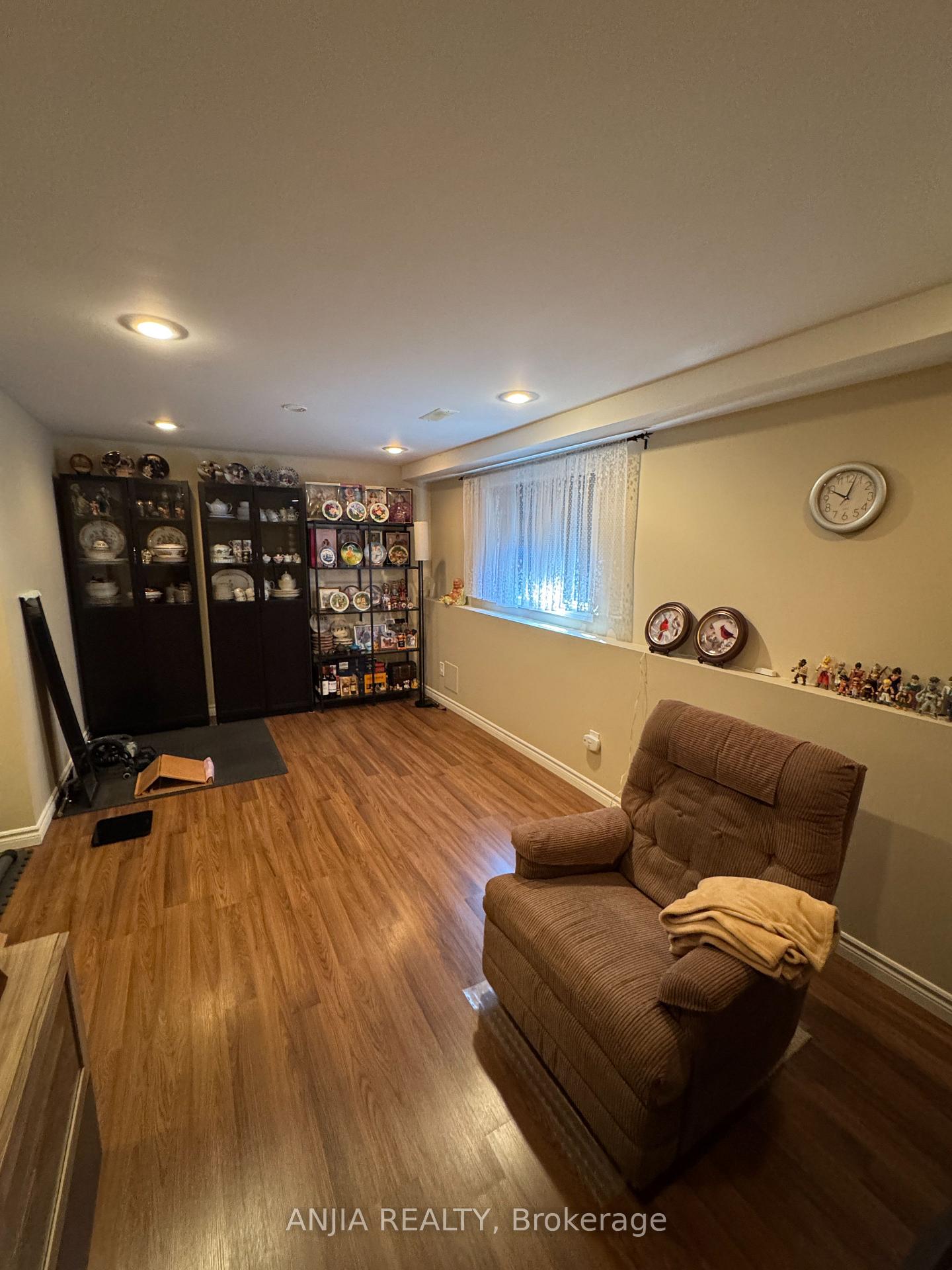 Photo 4 of Unit 9, 39 Panabaker Drive, Hamilton, Ancaster — HOMEH