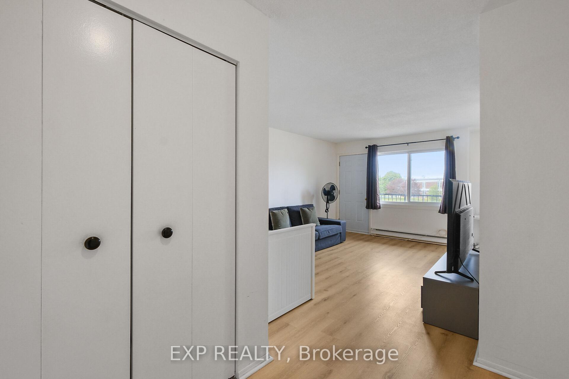 Photo 4 of Unit 305B, 2041 Arrowsmith Drive, Ottawa, Beacon Hill South — HOMEH