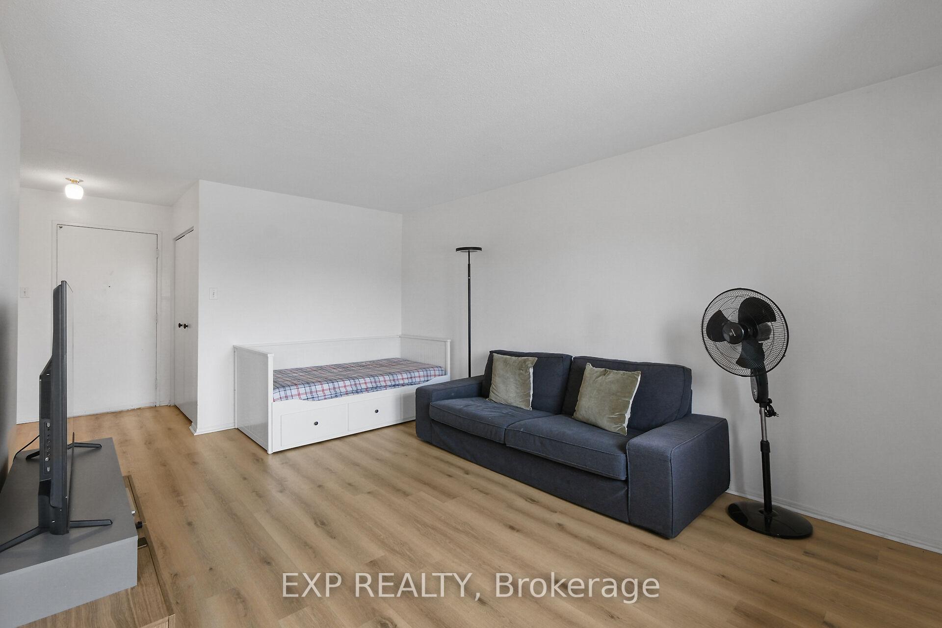 Photo 6 of Unit 305B, 2041 Arrowsmith Drive, Ottawa, Beacon Hill South — HOMEH