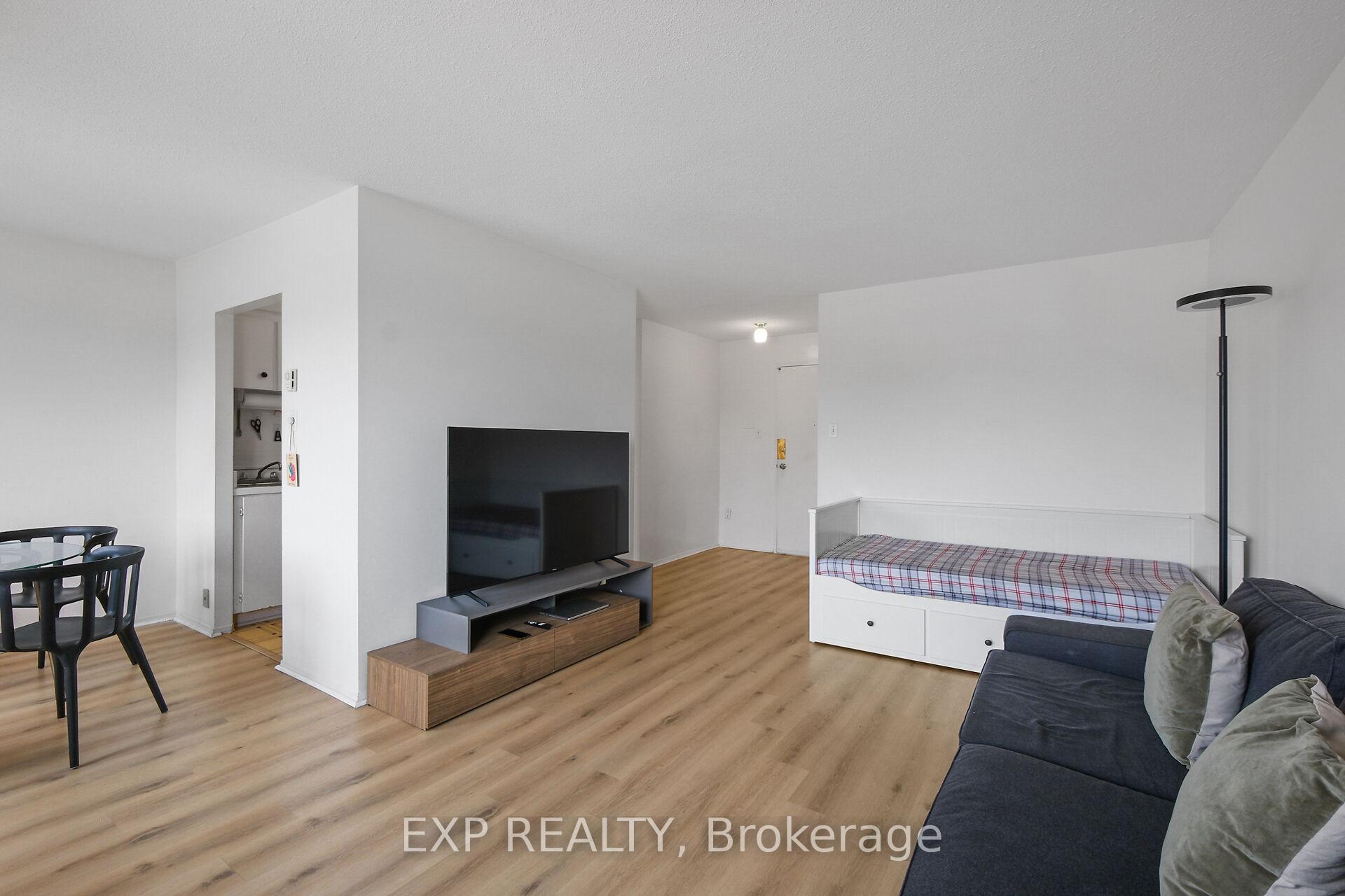 Photo 7 of Unit 305B, 2041 Arrowsmith Drive, Ottawa, Beacon Hill South — HOMEH