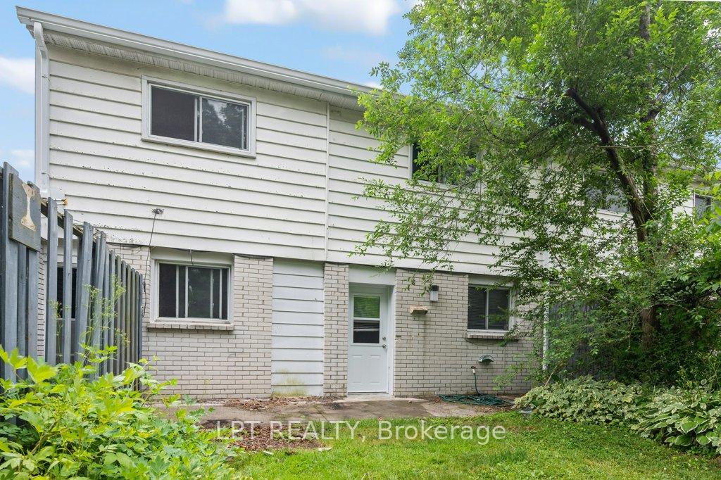 Photo 5 of Unit 30, 4427 Bath Road, Loyalist, Amherstview — HOMEH