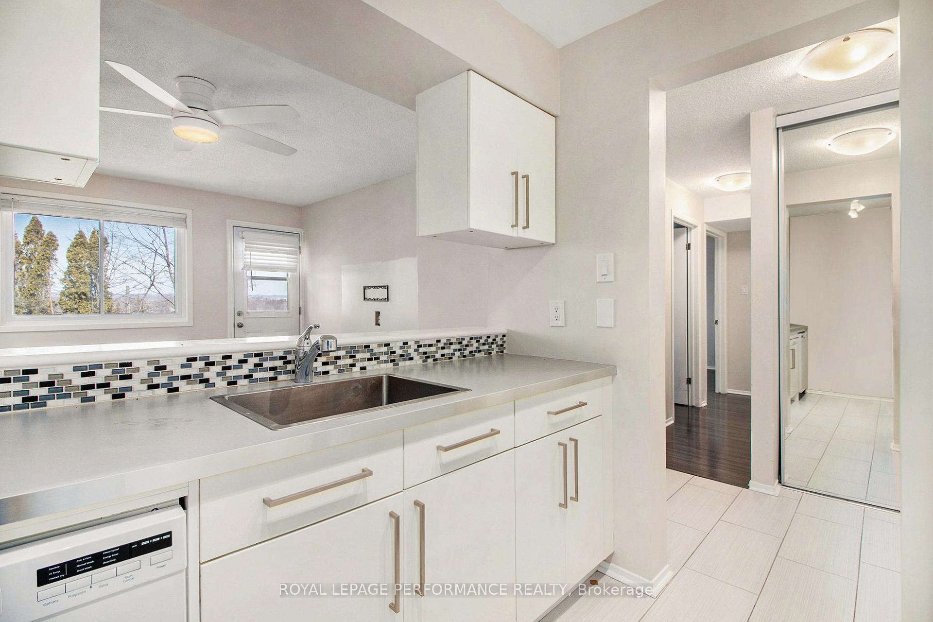 Photo 7 of Unit 208, 345 Centrum Boulevard, Ottawa, Bilberry Creek/Queenswood Heights — HOMEH