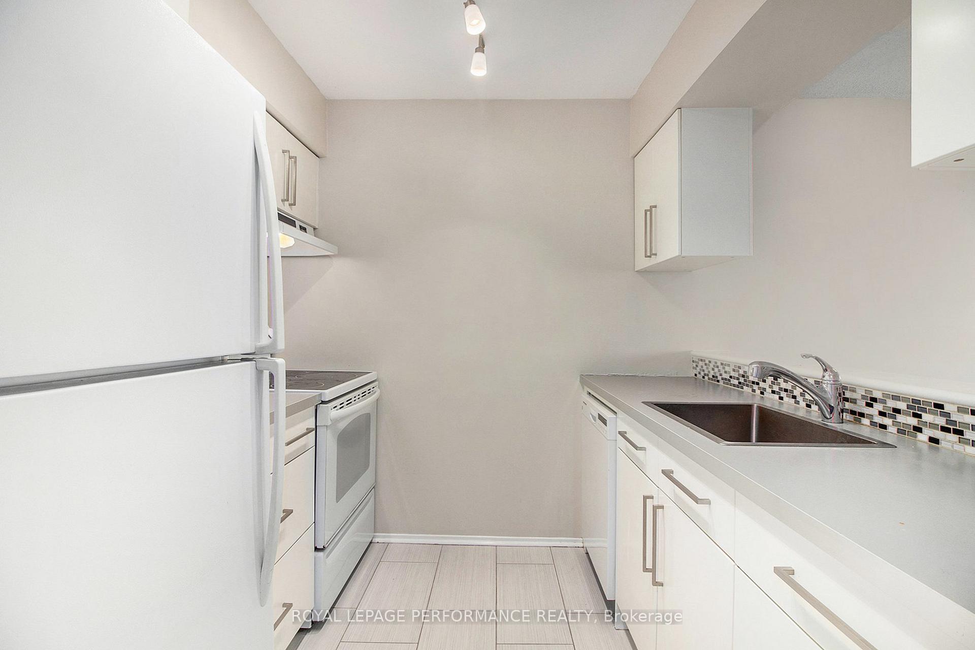 Photo 10 of Unit 208, 345 Centrum Boulevard, Ottawa, Bilberry Creek/Queenswood Heights — HOMEH