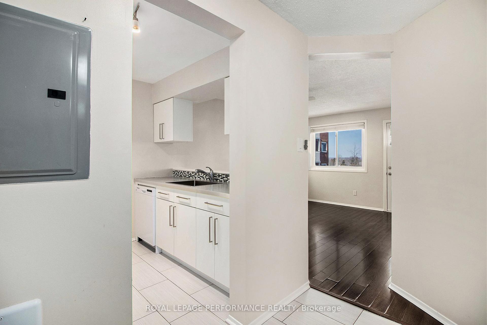Photo 11 of Unit 208, 345 Centrum Boulevard, Ottawa, Bilberry Creek/Queenswood Heights — HOMEH