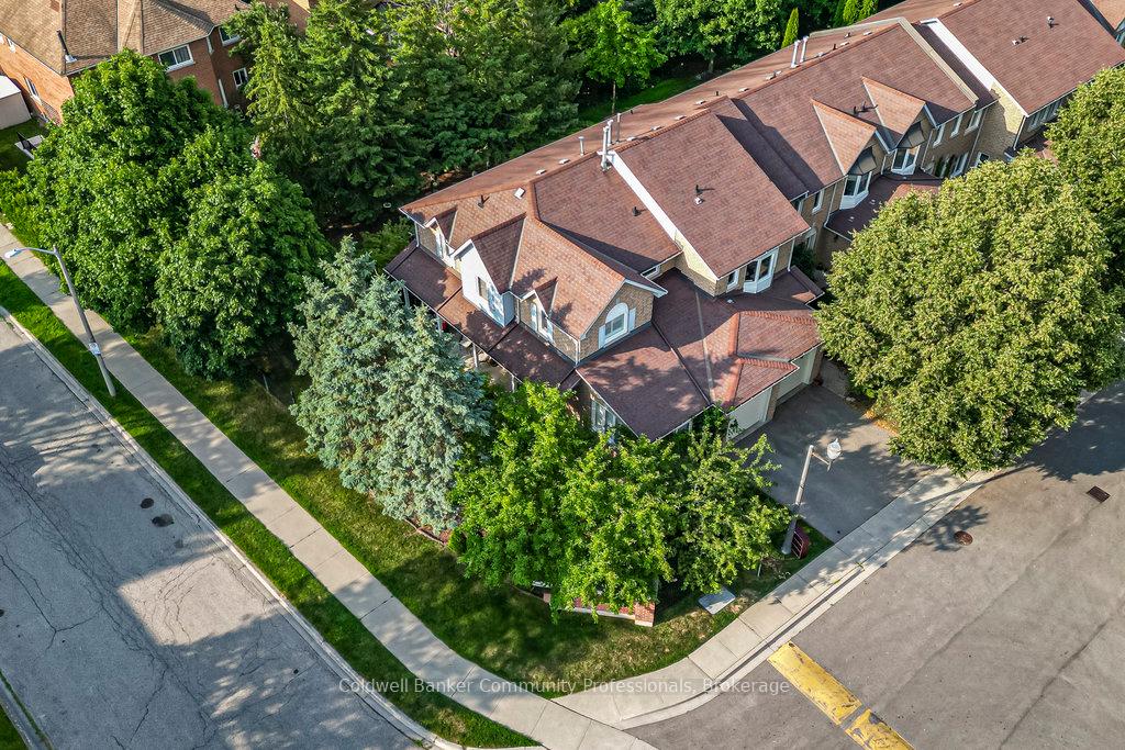 Photo 5 of Unit 1, 11 Pirie Drive, Hamilton, Dundas — HOMEH
