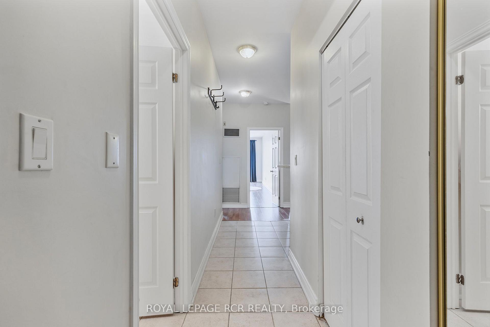 Photo 7 of Unit 521, 10 Gateway Boulevard, Toronto, Flemingdon Park — HOMEH