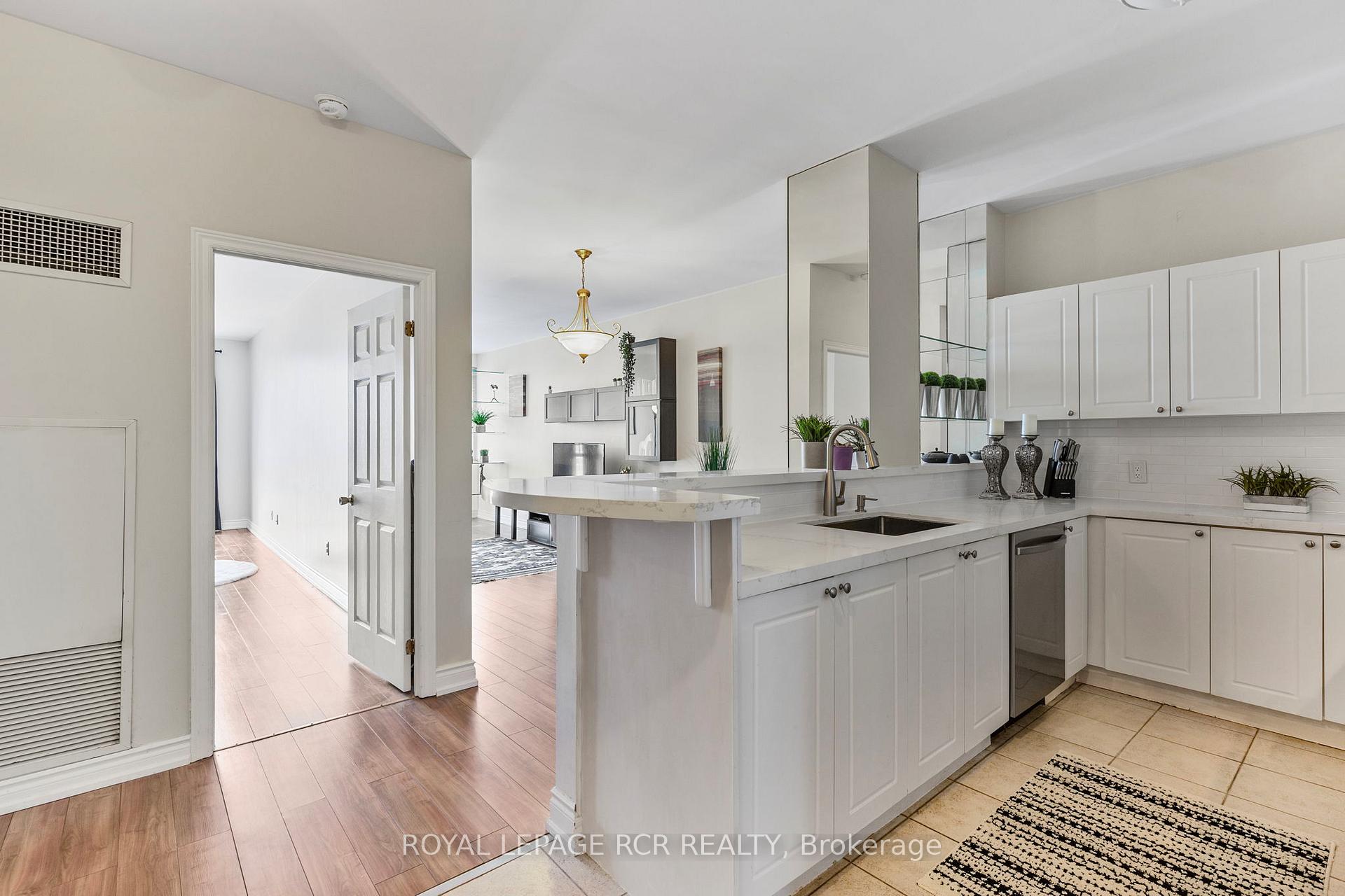 Photo 13 of Unit 521, 10 Gateway Boulevard, Toronto, Flemingdon Park — HOMEH