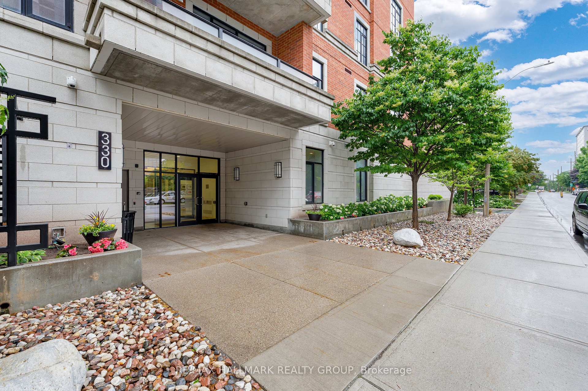 Photo 2 of Unit PH5, 330 Loretta Avenue S, Ottawa, West Centre Town — HOMEH