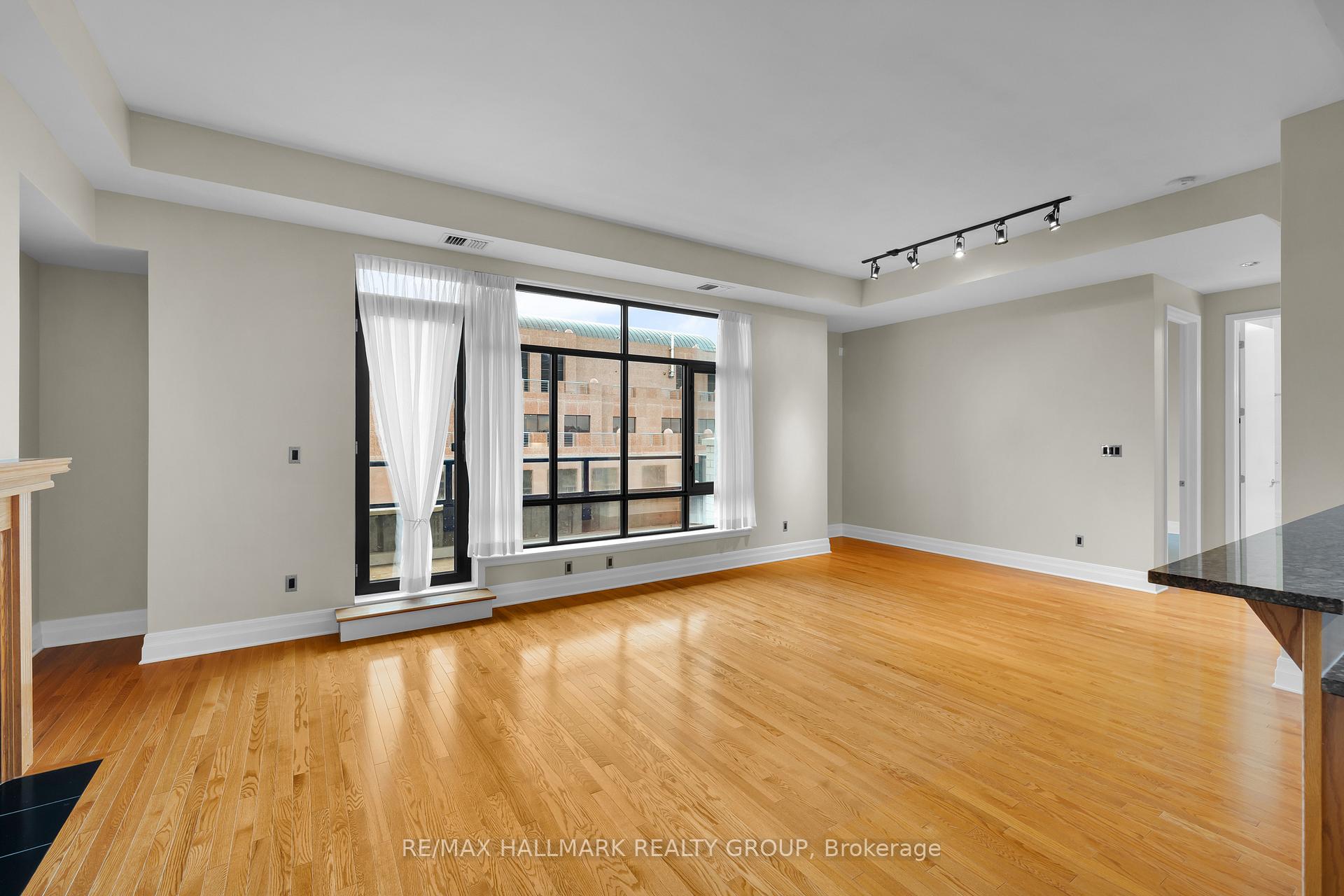 Photo 7 of Unit PH5, 330 Loretta Avenue S, Ottawa, West Centre Town — HOMEH